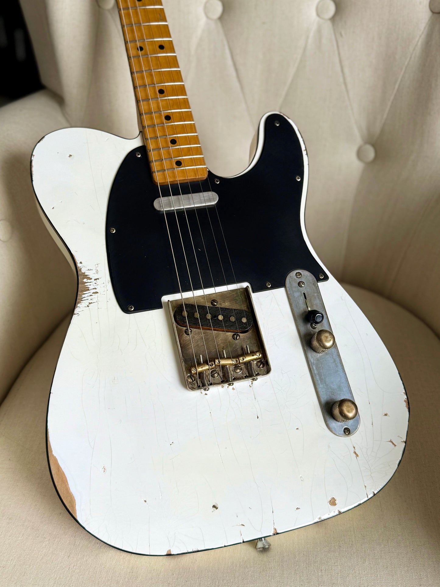 LSL Instruments T Bone | Vintage White Double Bound