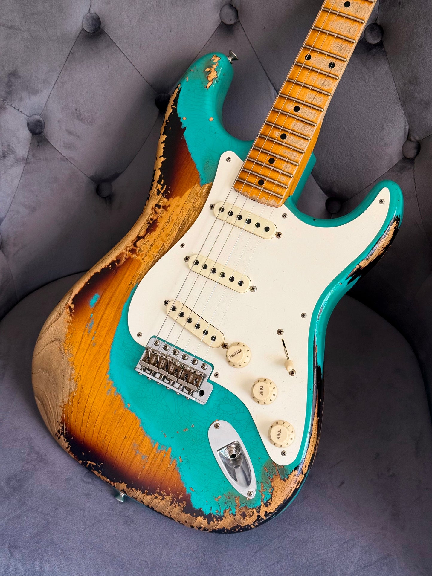 Fender Custom Shop NAMM 2018 LTD 57 Stratocaster Heavy Relic | Transparent Tahitian Turquoise Over Two-Tone Sunburst