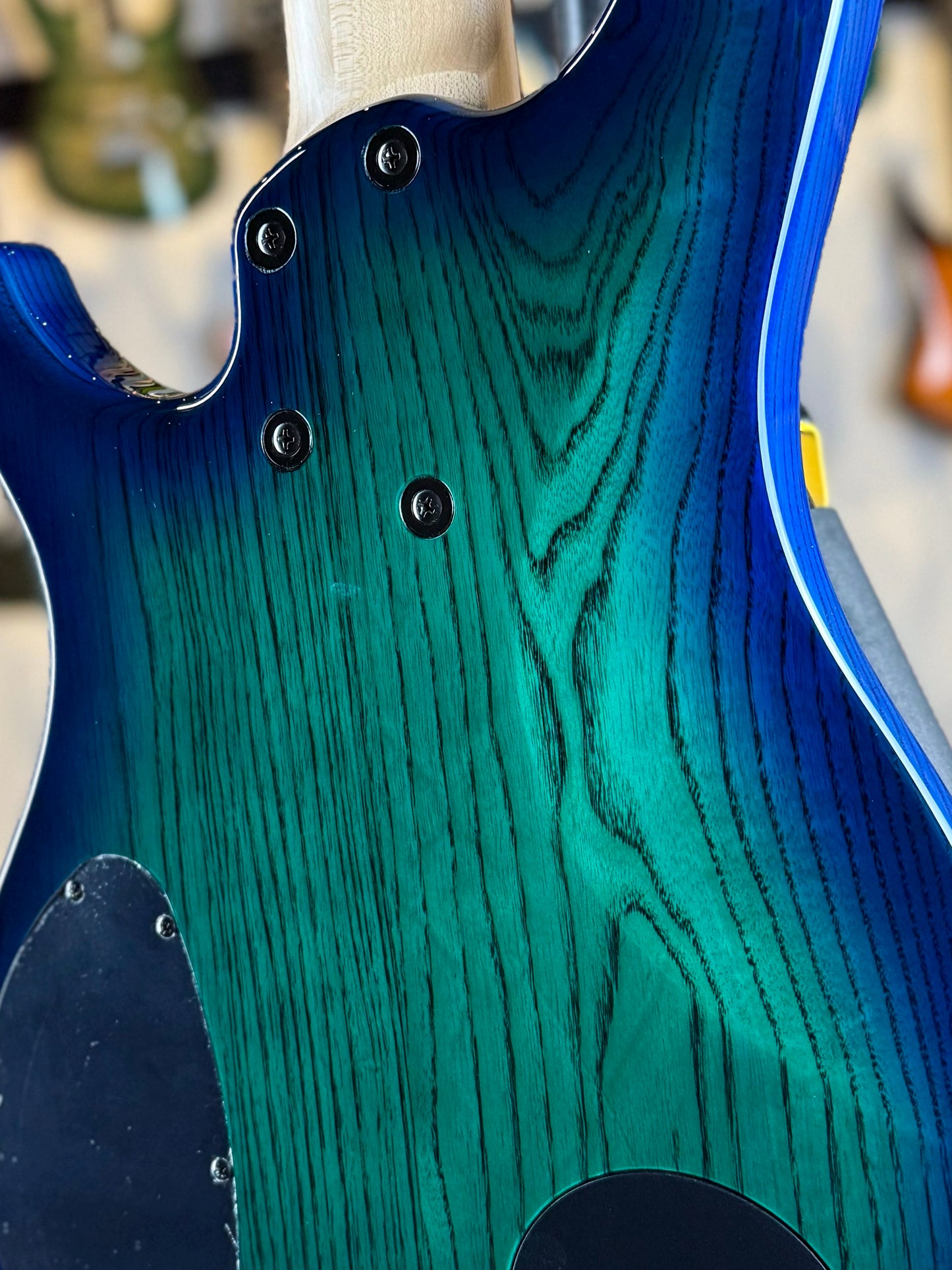 Dingwall Guitars Combustion C3 5 String | Whalepoolburst
