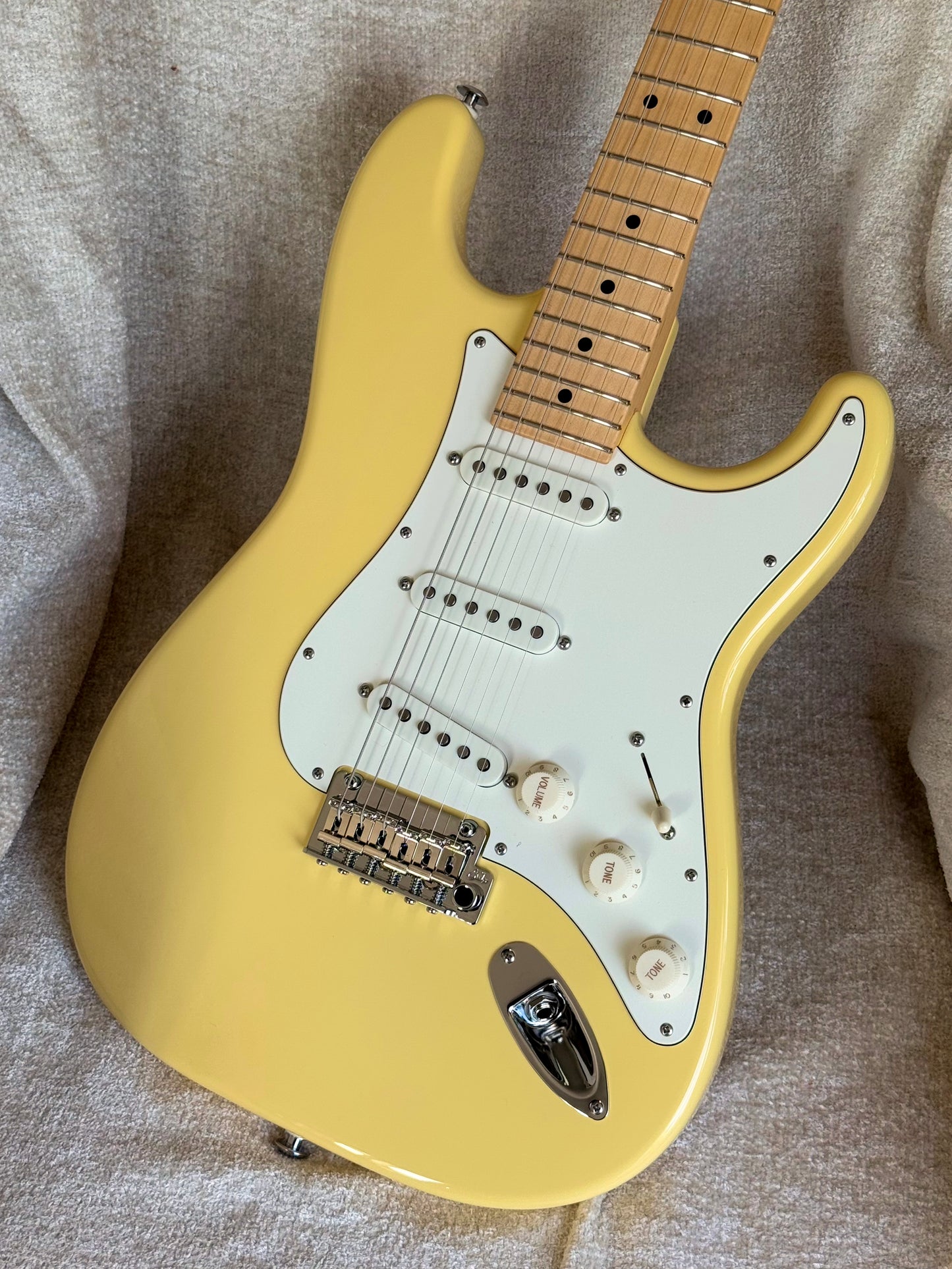 Suhr Classic S | Vintage Yellow