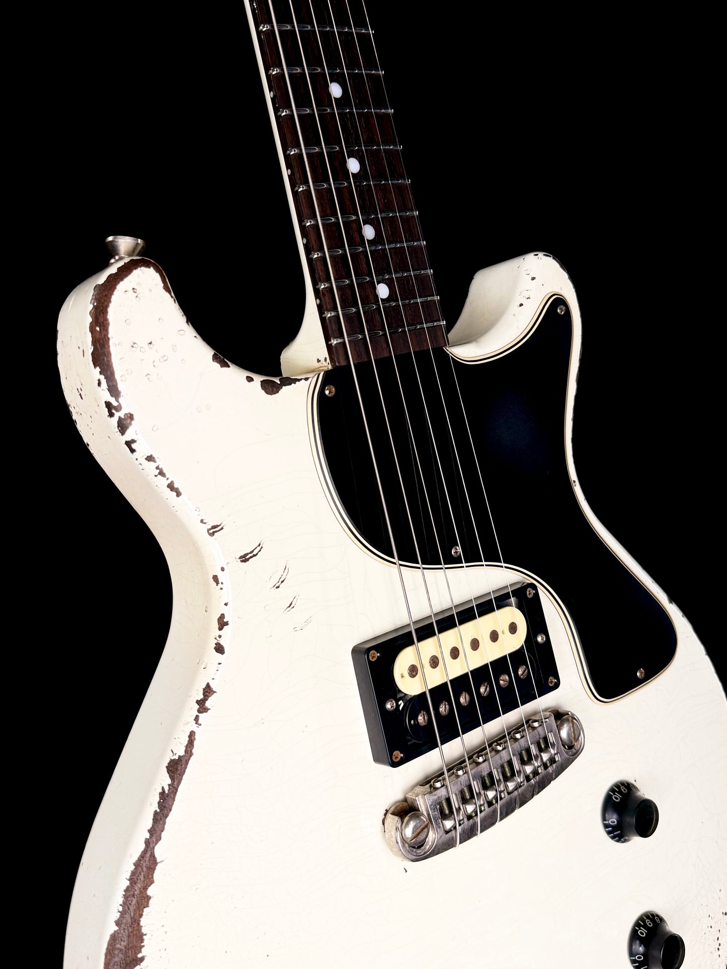 Rock N Roll Relics Thunders | Aged White