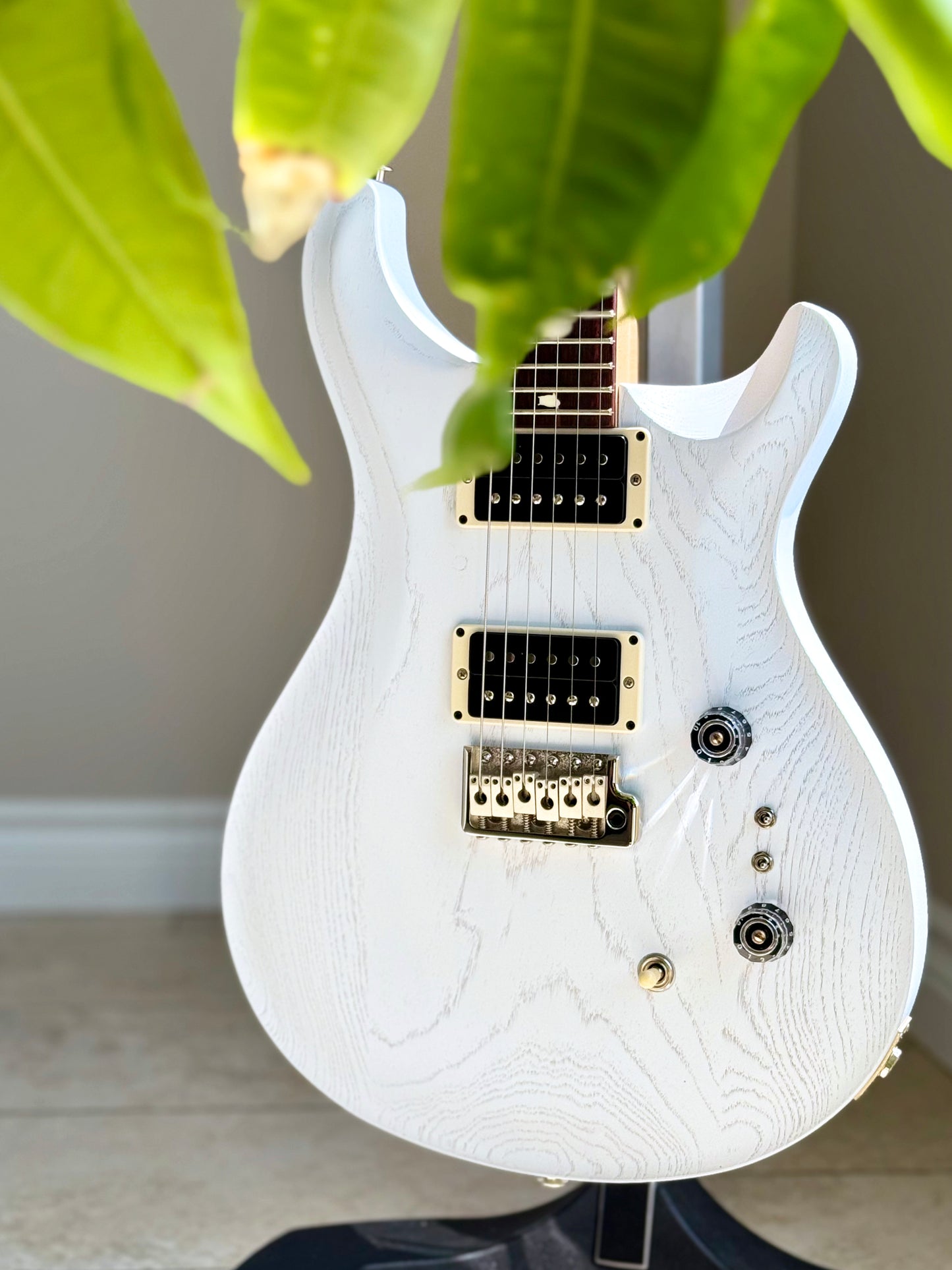 PRS CE 24-08 Swamp Ash Limited Edition | Pearl White