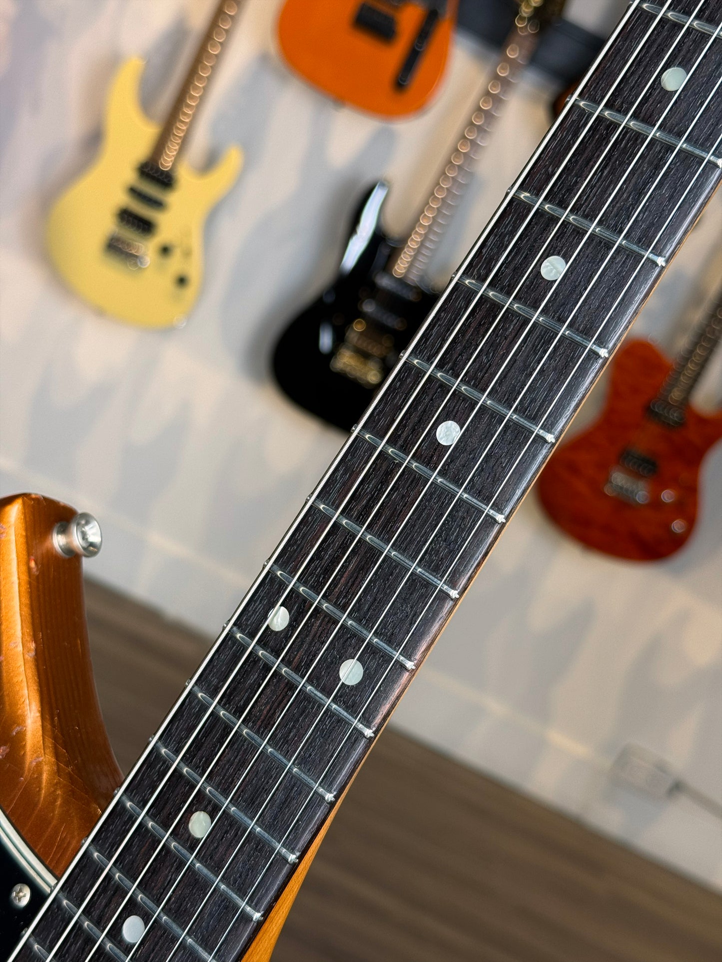 Novo Guitars Serus J Custom | Aztec Gold Over Cherry Burst