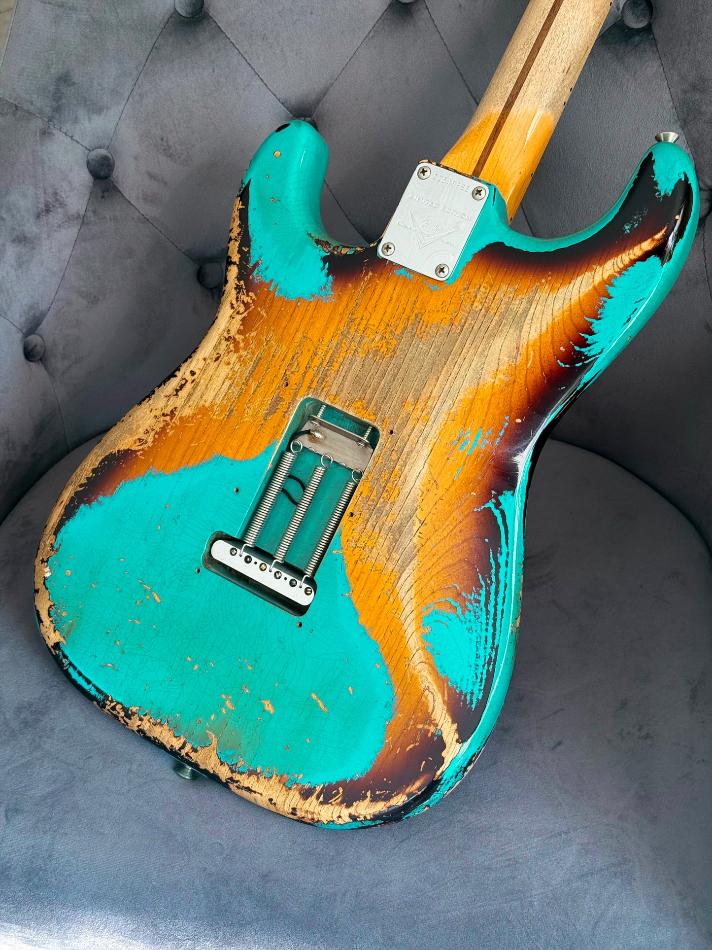 Fender Custom Shop NAMM 2018 LTD 57 Stratocaster Heavy Relic | Transparent Tahitian Turquoise Over Two-Tone Sunburst
