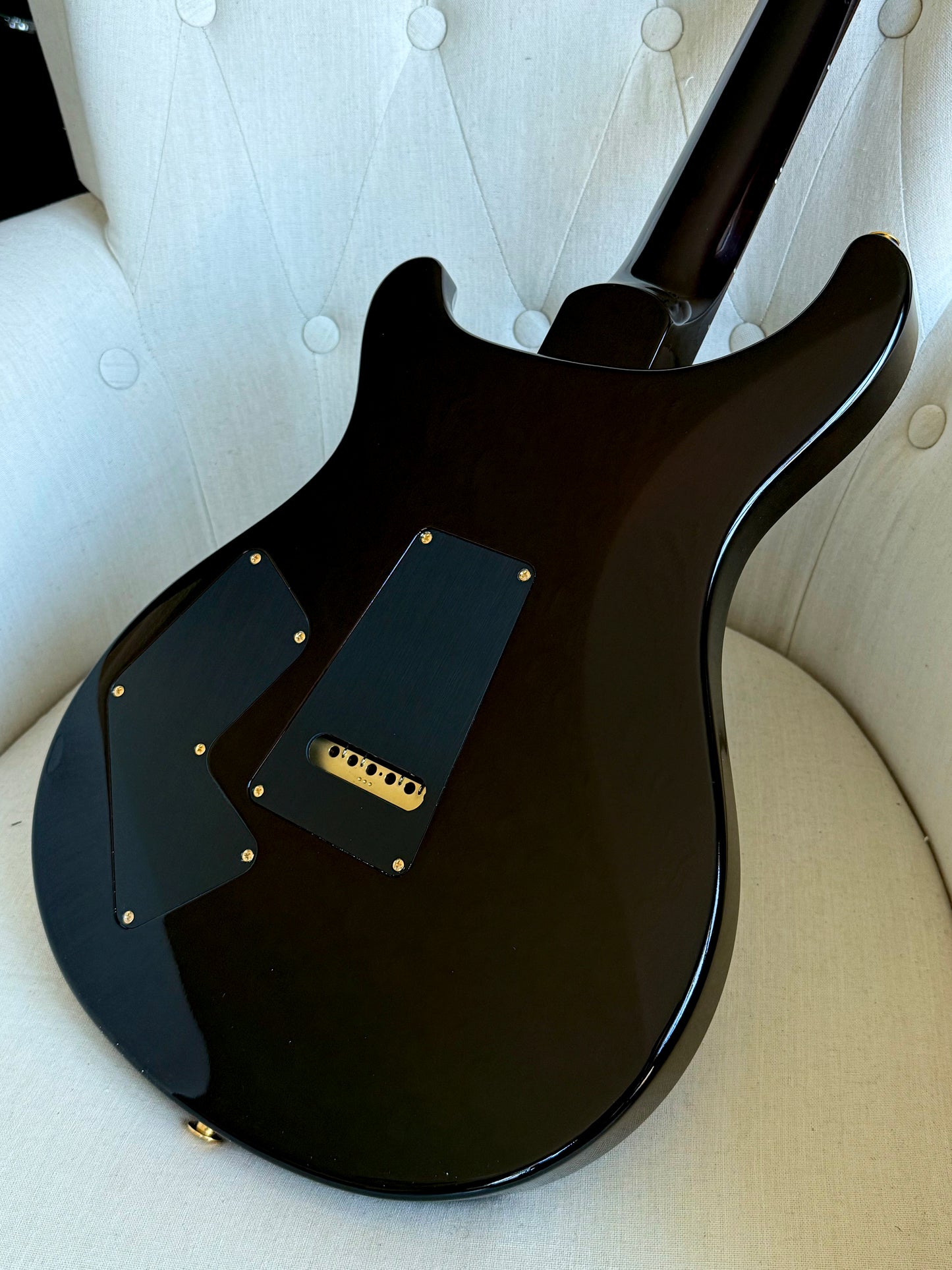 PRS Modern Eagle V "10 Top" | Black Gold Wraparound Burst