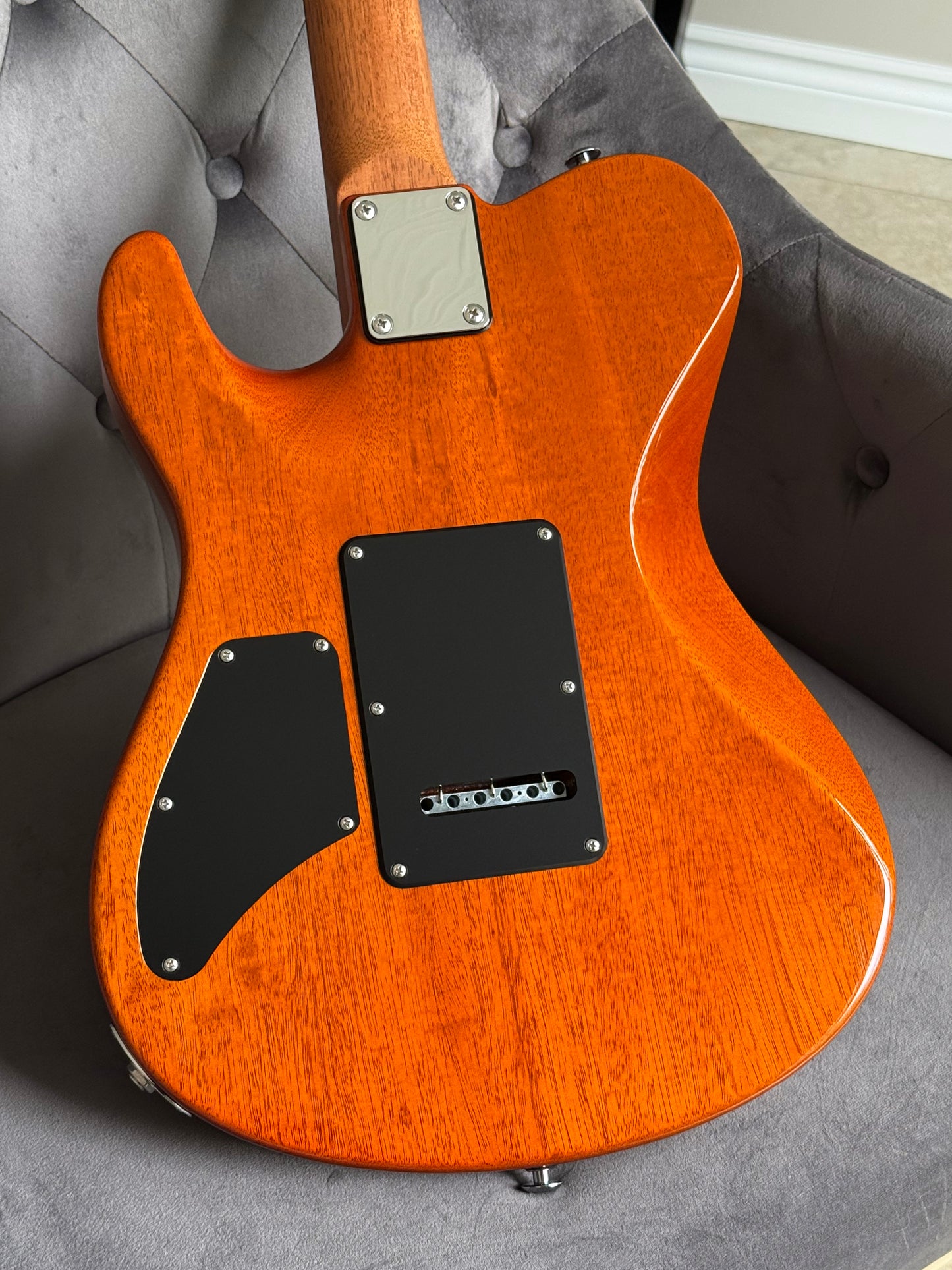 Suhr Oso Short-Scale | Custom Orange Stain