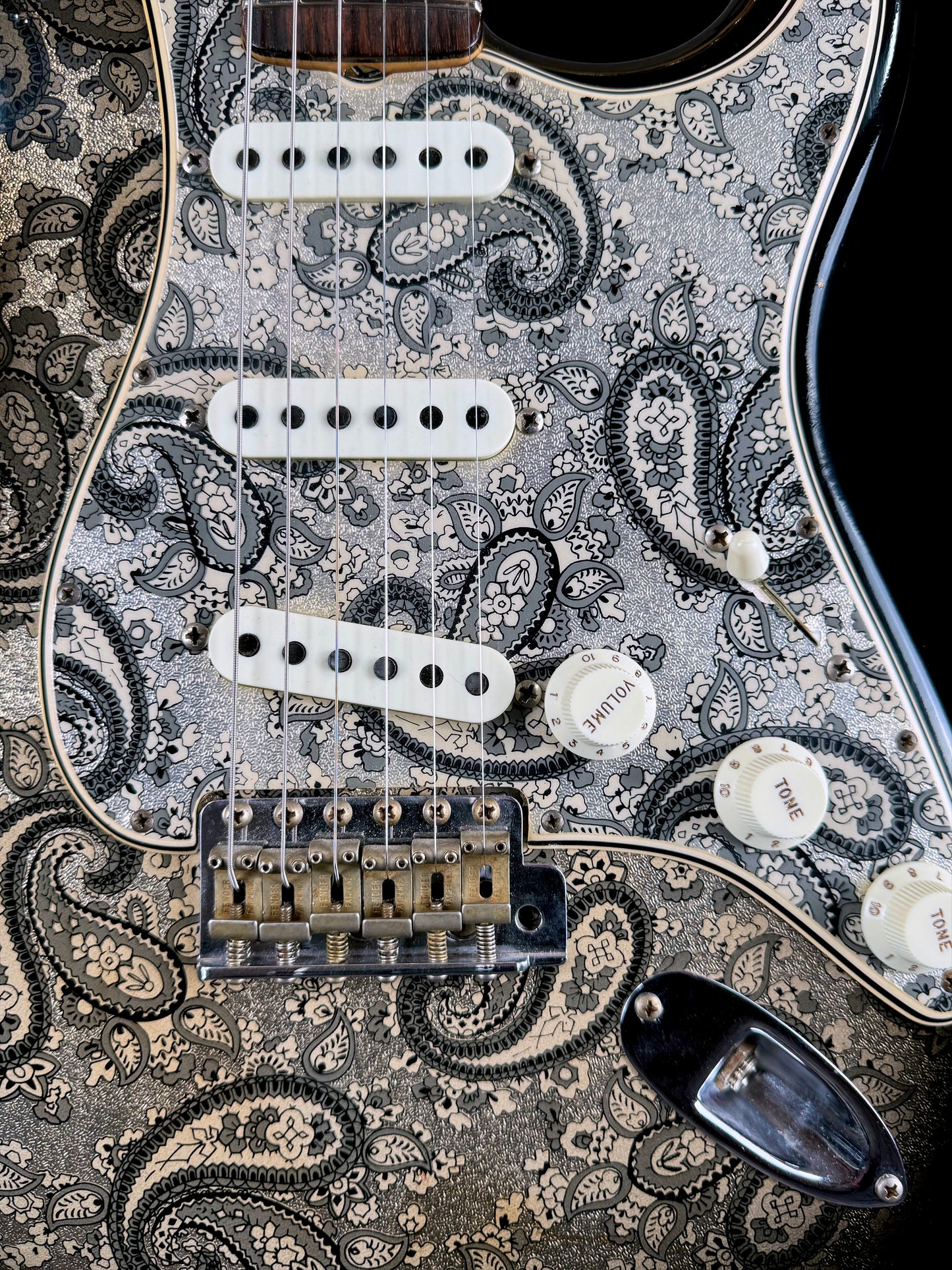 Fender Custom Shop 1969 Black Paisley Stratocaster Relic | Namm Limited Edition