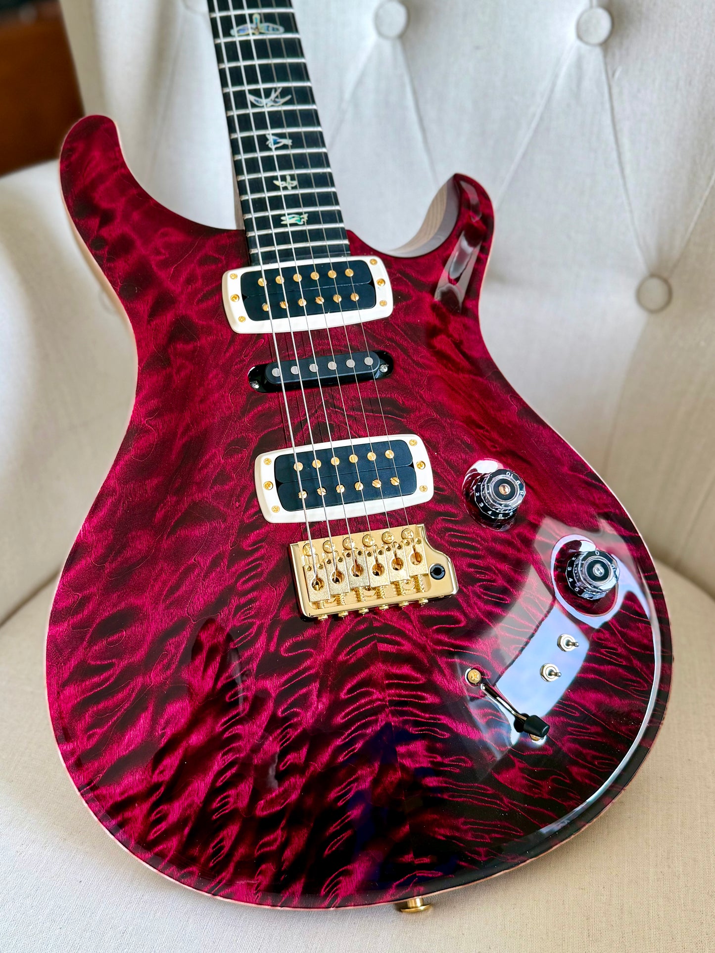 PRS Modern Eagle V "10 Top" Wood Library | Red Tiger