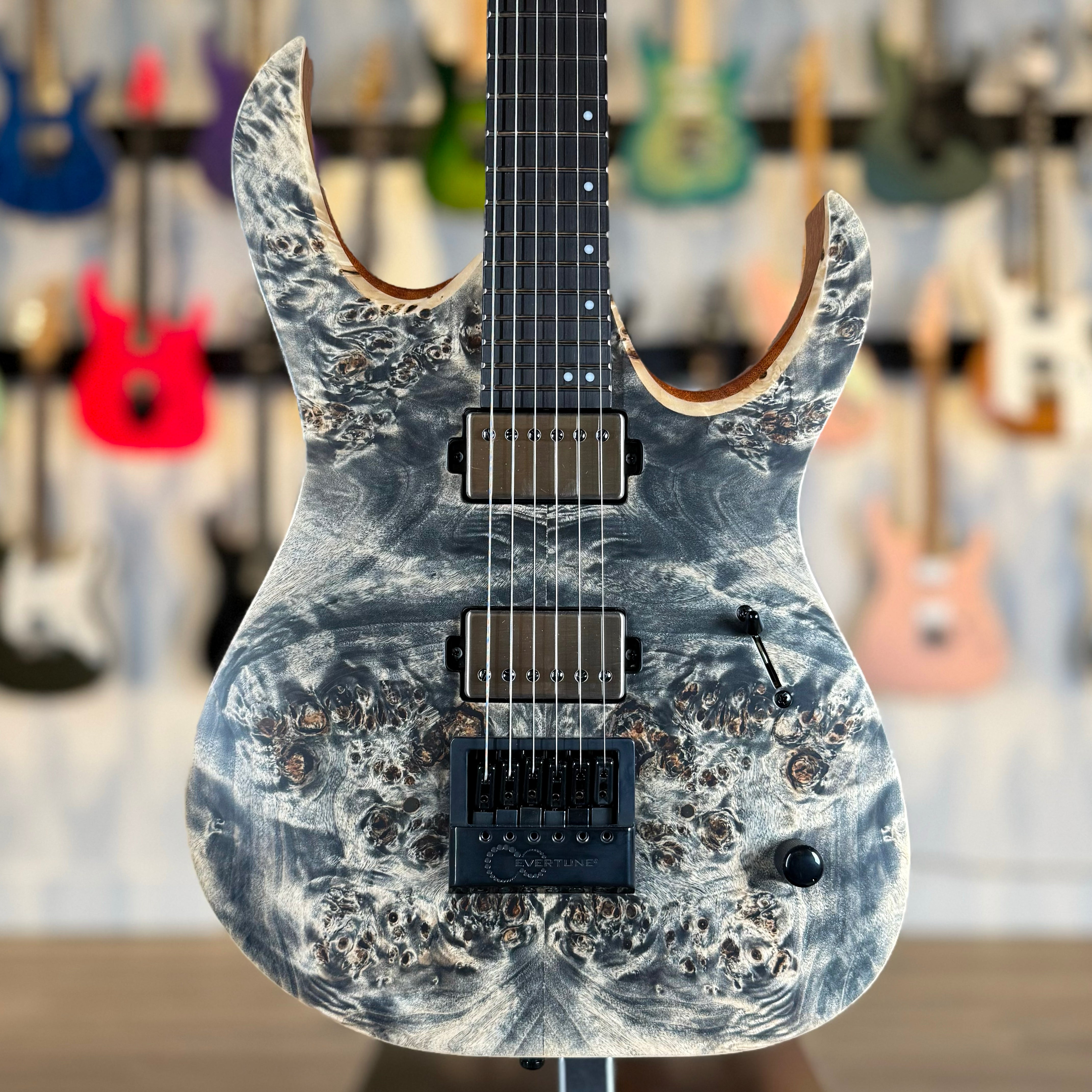 ギター Mayones Duvell Standard 6 Mayones Duvell Elite 4Ever 6 | Trans Graphite Burst – The Vibrato Bar
