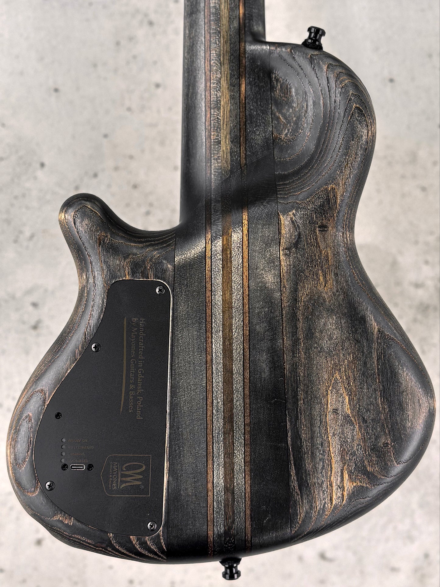 Mayones Cali 4 Fretless | Antique Black Spruce