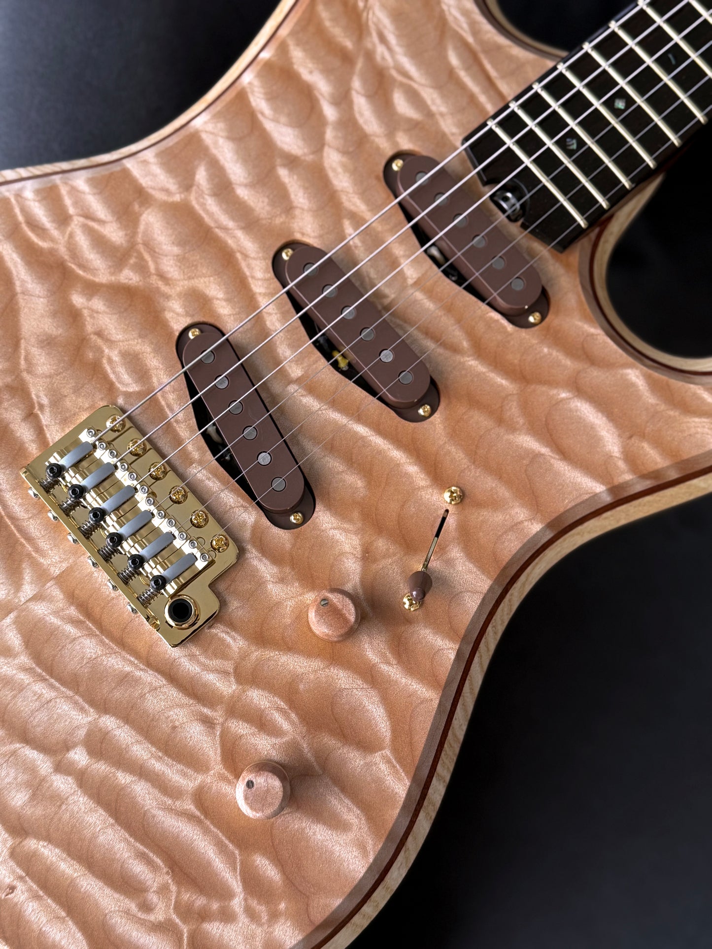 Barlow Guitars Eagle | Master Grade Quilted Maple Natural