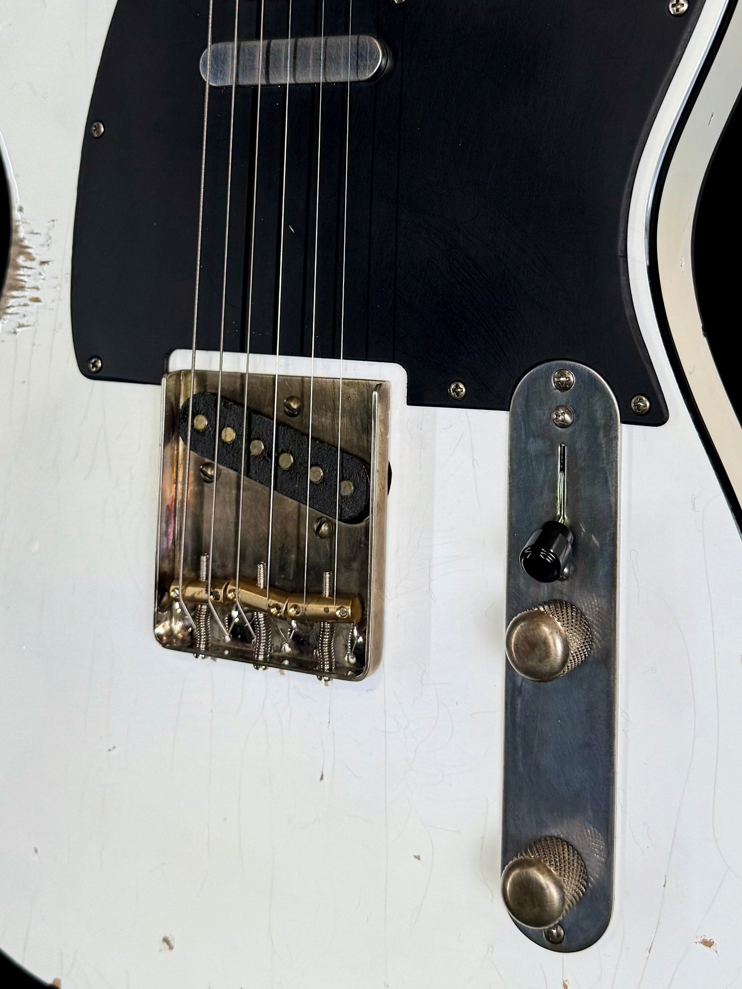 LSL Instruments T Bone | Vintage White Double Bound