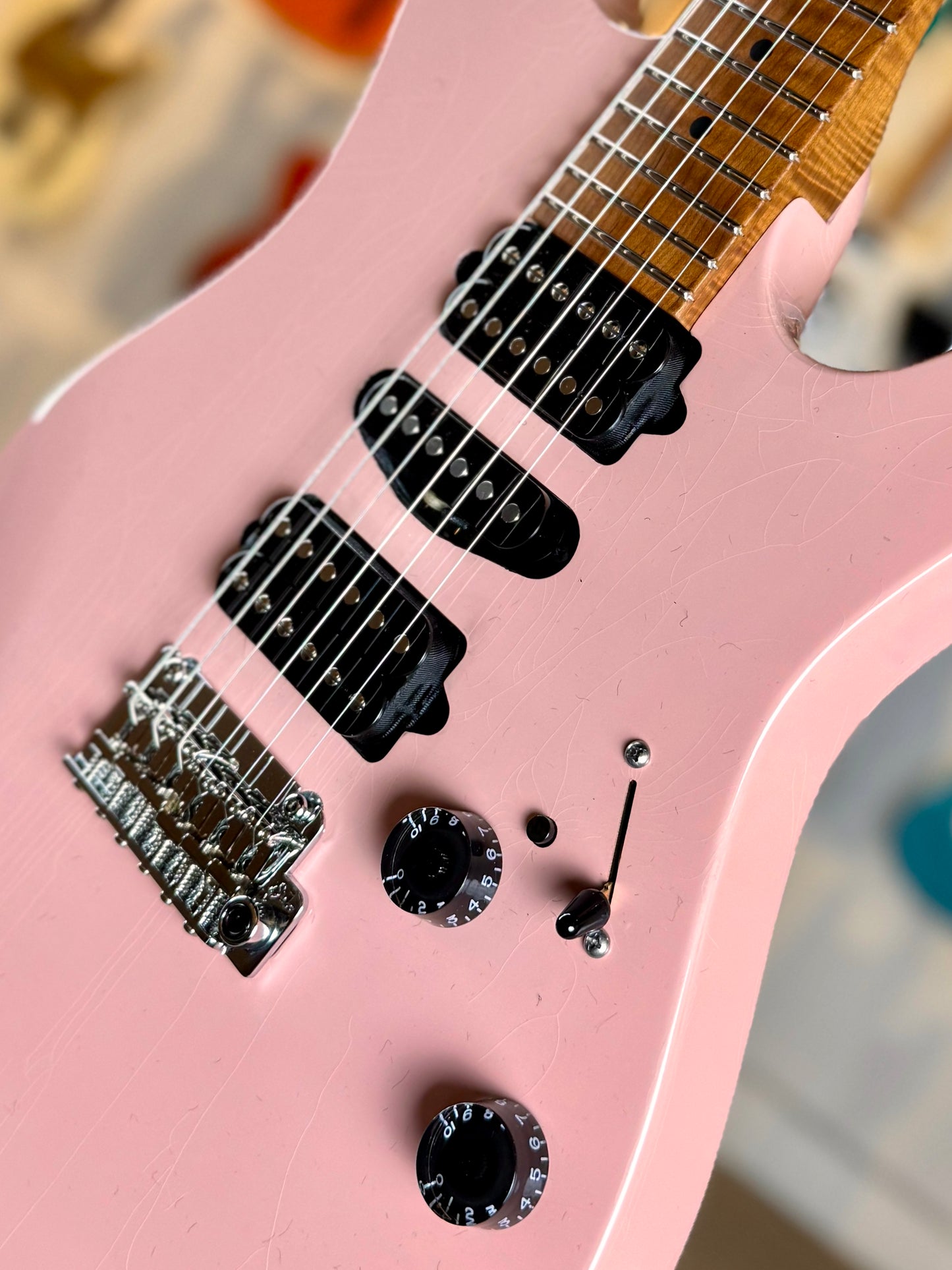 Suhr Modern Antique Limited Edition | Shell Pink
