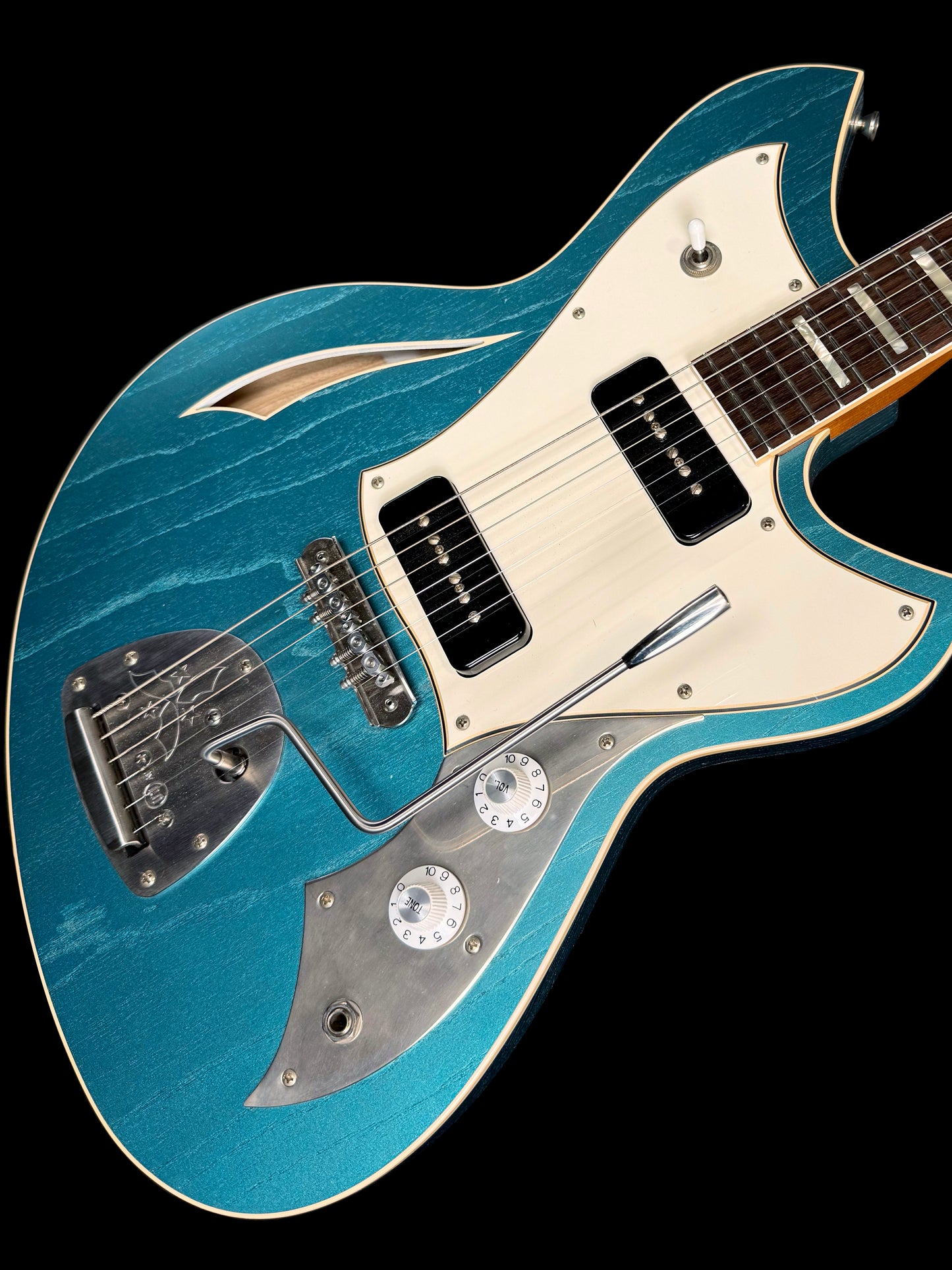 Novo Guitars Miris J Custom | Lake Placid Blue