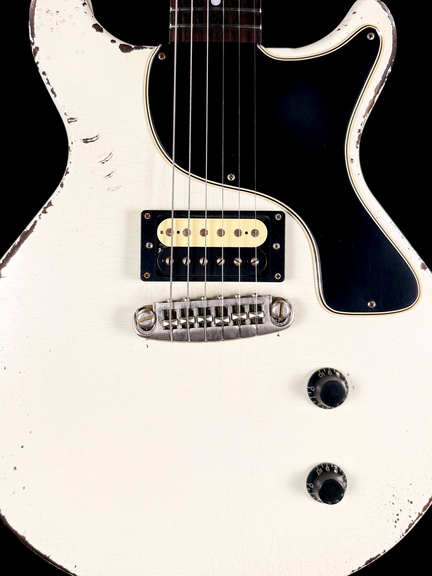 Rock N Roll Relics Thunders | Aged White