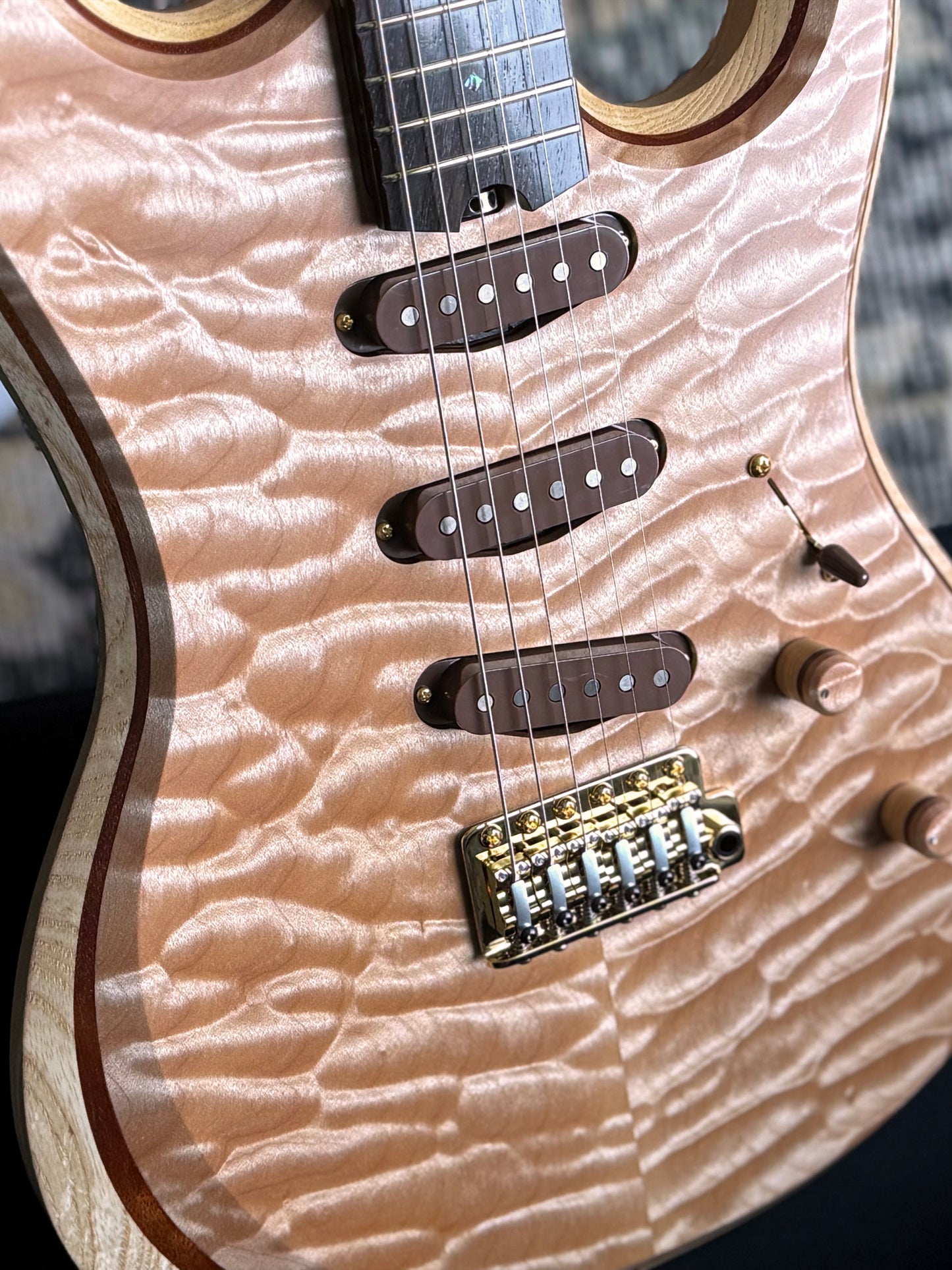 Barlow Guitars Eagle | Master Grade Quilted Maple Natural