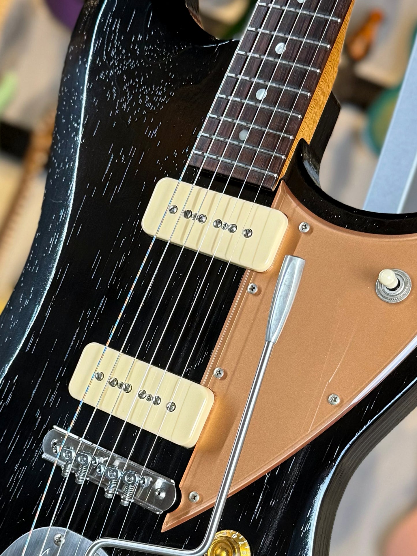 Novo Guitars Voltur Custom | Bull Black