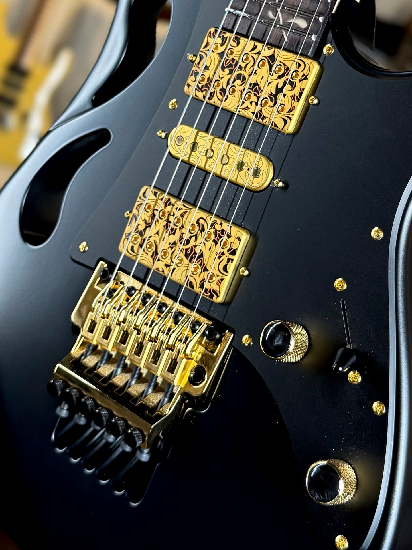 Ibanez PIA3761 | Onyx Black