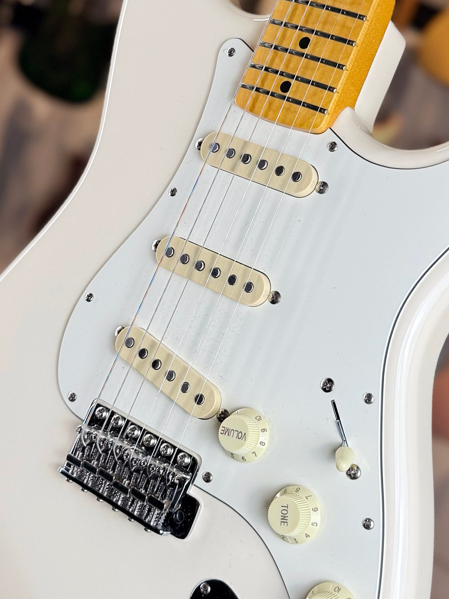Fender Made in Japan JV Modified '60s Stratocaster | Olympic White