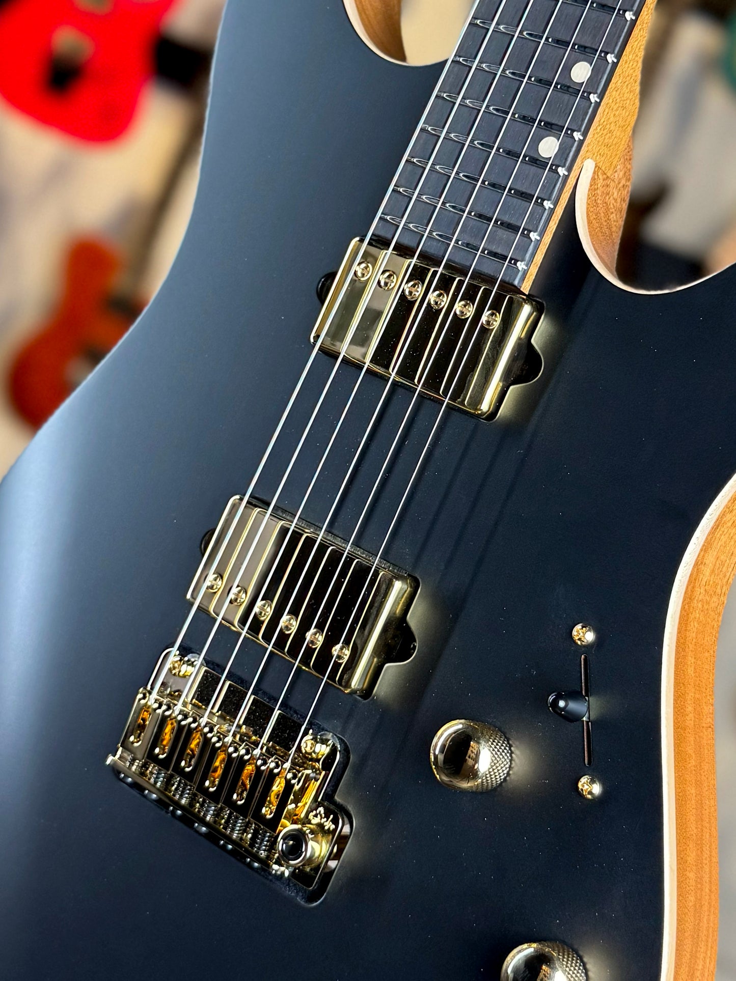 Suhr Andre Nieri Signature Modern | Satin Black/Natural Back