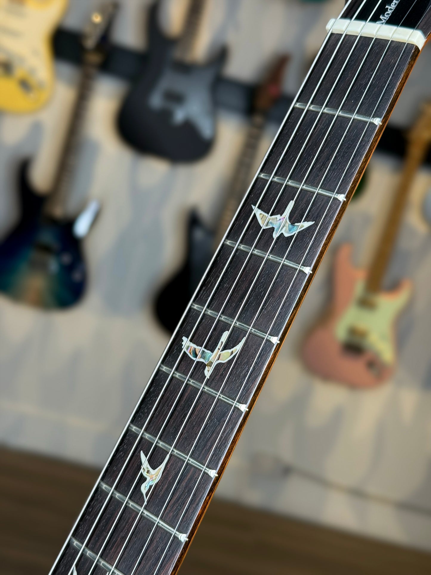 PRS Modern Eagle V Sprayer's Choice | Purple Sparkle/Natural Back