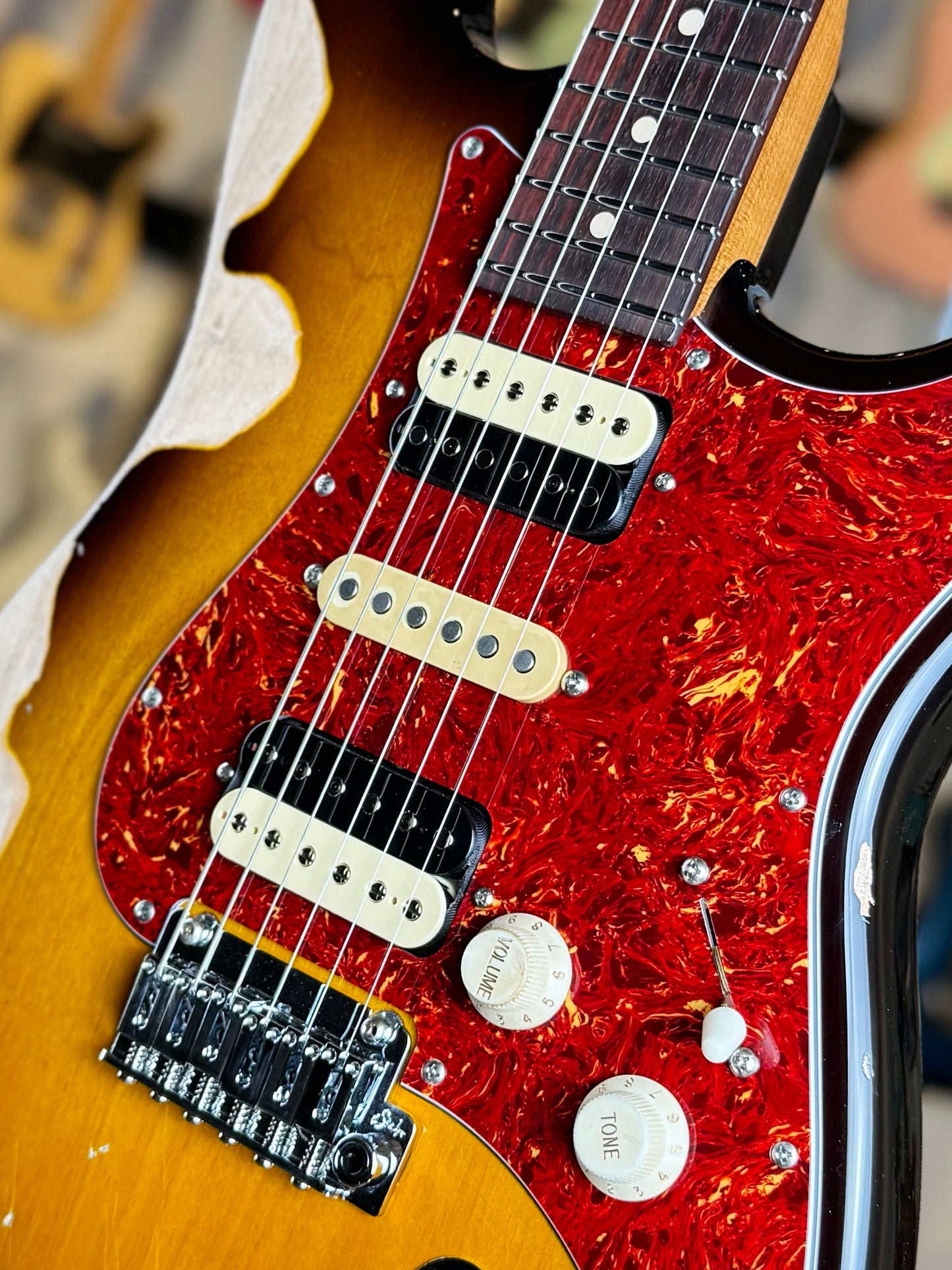 Suhr Ian Thornley Signature Classic S Antique | Roughneck