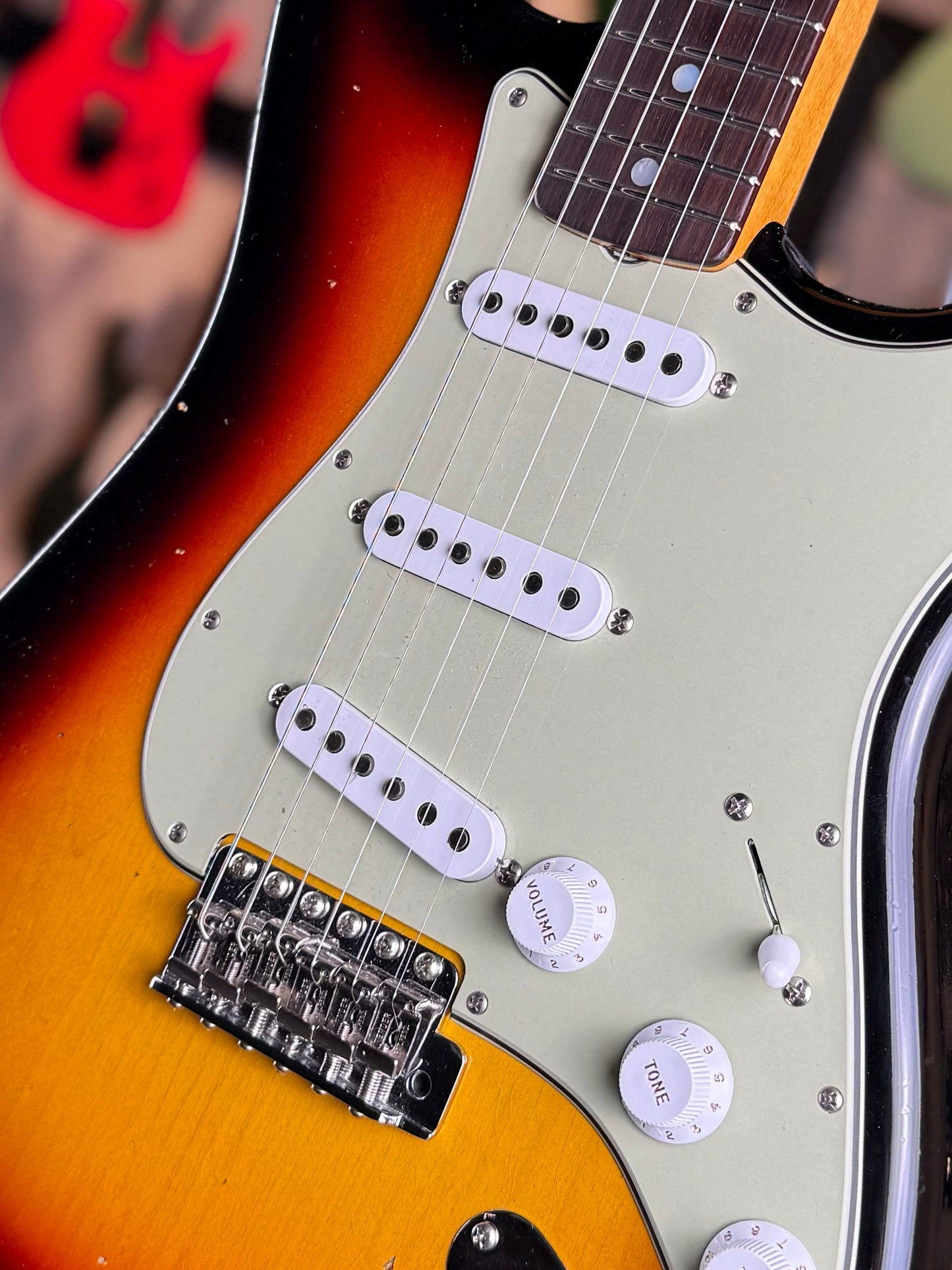 Fender Custom Shop 1965 Stratocaster Journeyman Relic | 3-Color Sunburst