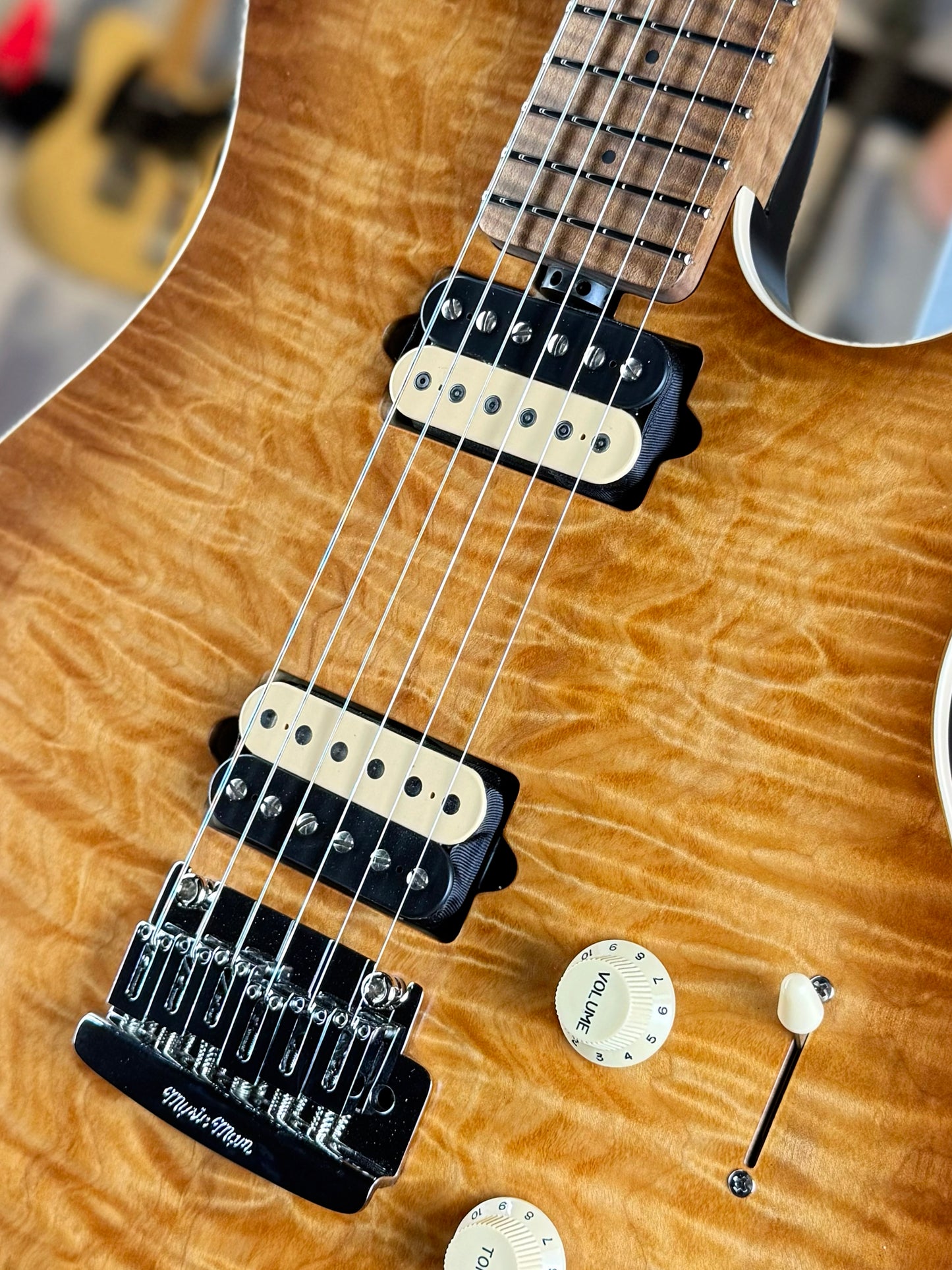 Ernie Ball Music Man Axis Super Sport | Honey Pot Flame