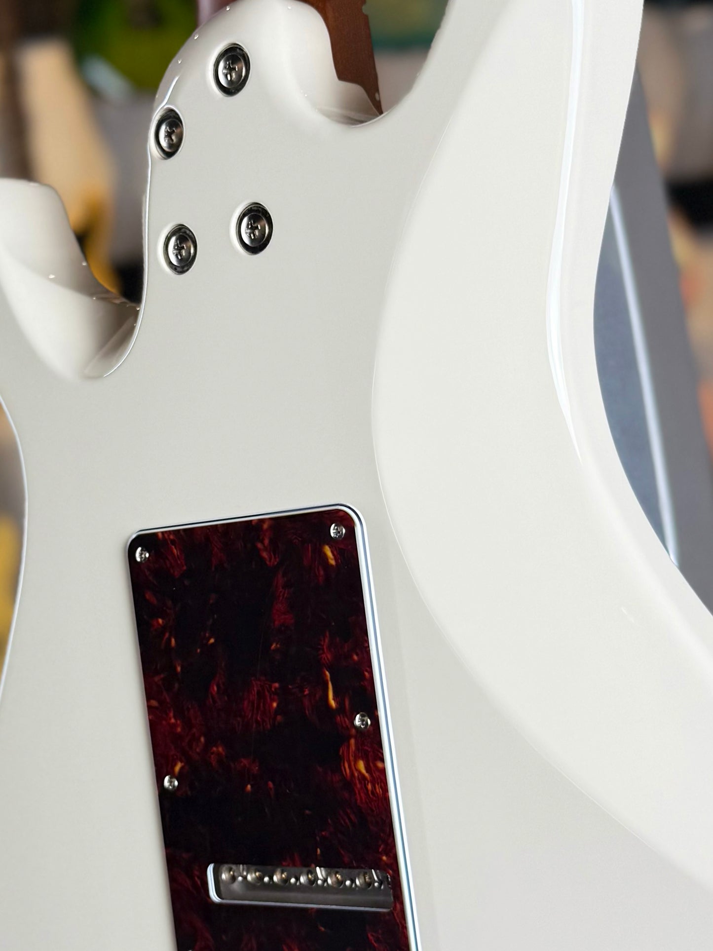 Vola Guitars OZ 7 QGM J1 | Vintage White Gloss