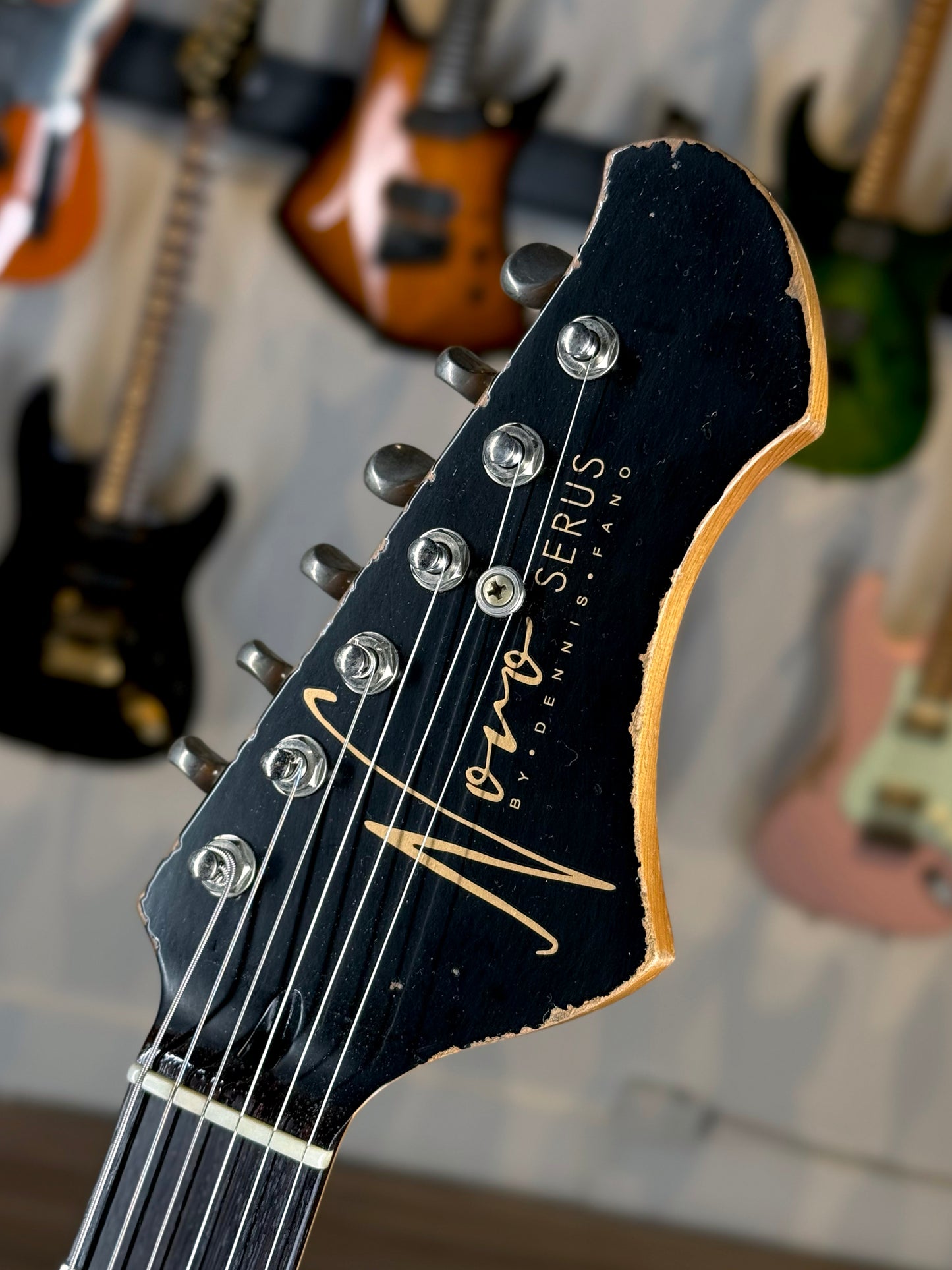 Novo Guitars Serus J Custom | Aztec Gold Over Cherry Burst