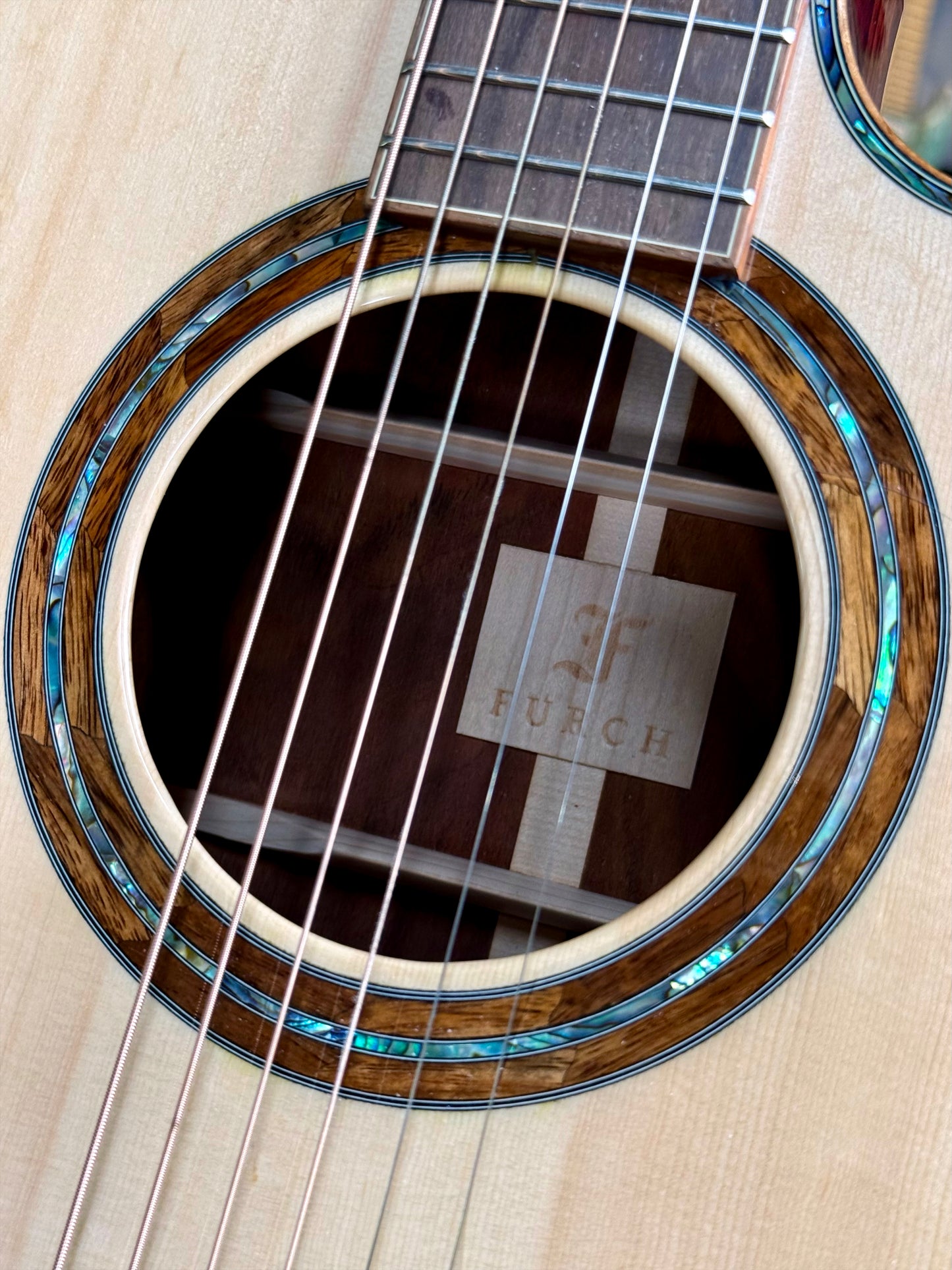 Furch Red Deluxe Gc-Lc Grand Auditorium Cutaway | Alpine Spruce/Cocobolo