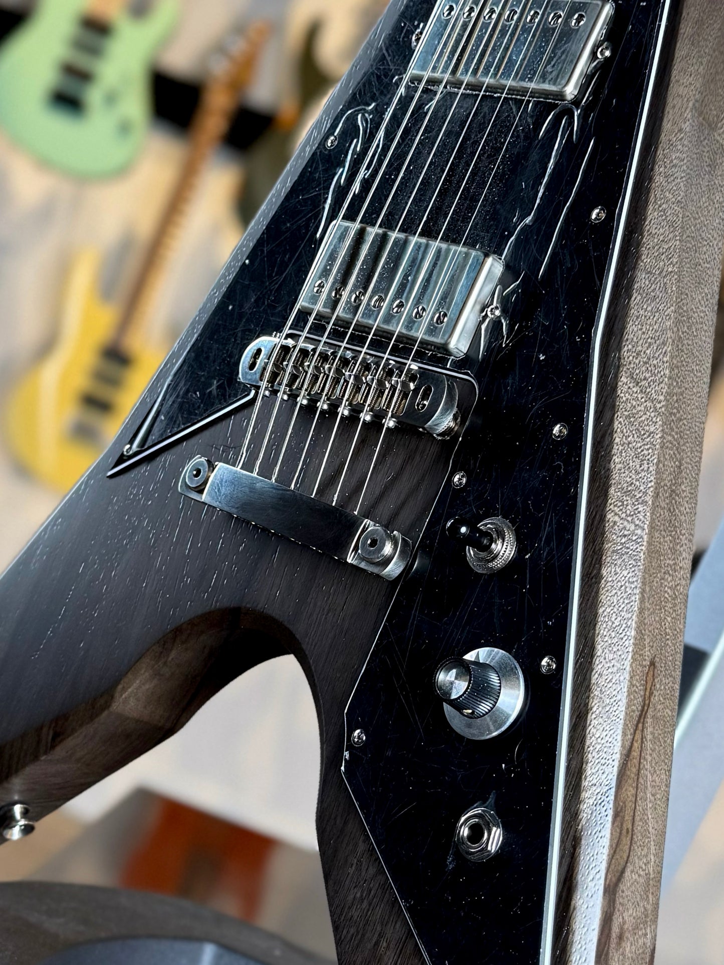 Dunable Asteroid 7 String USA Custom Shop | Trans Black/Grey