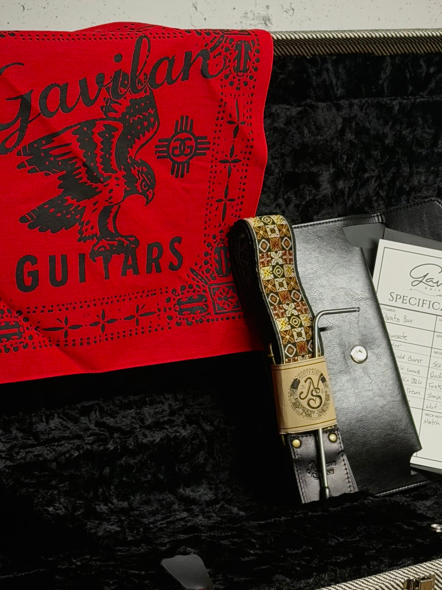 Gavilan Guitars Miramonte Levi Perry Masterbuilt | Reverse Gold Burst