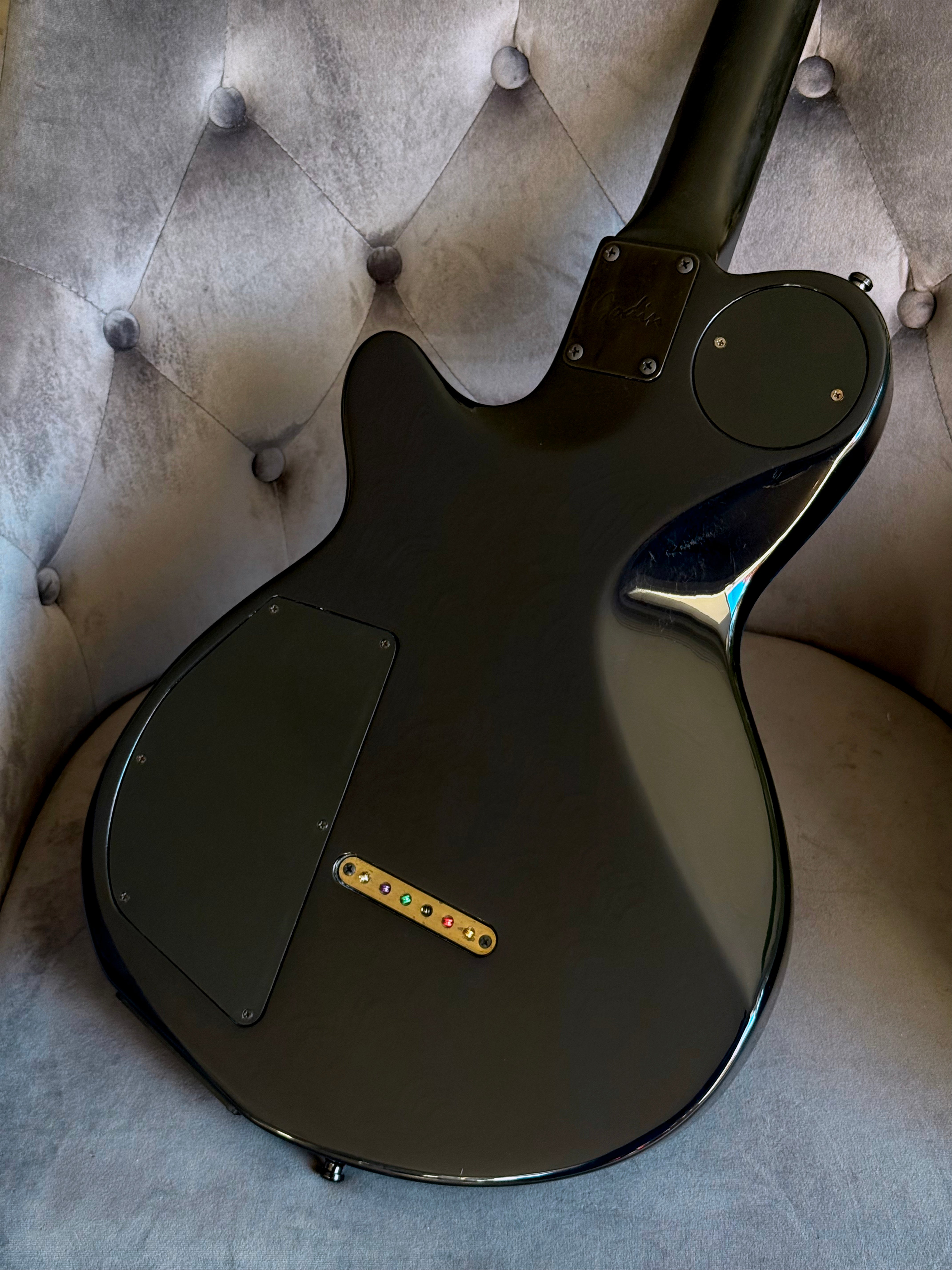 Godin LGX LR Baggs Piezo | Trans Blue Quilt – The Vibrato Bar