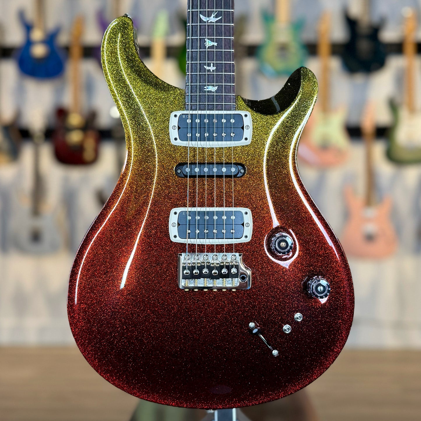 PRS Modern Eagle V Sprayer's Choice | Gold to Red Sparkle Fade