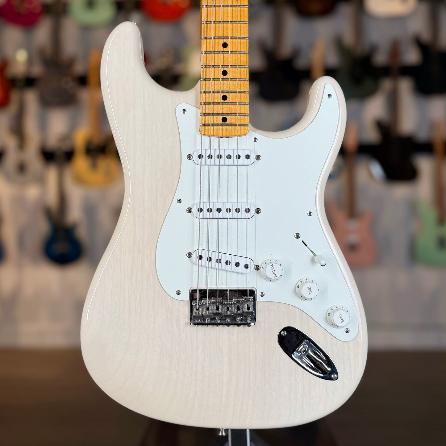 Fender Custom Shop Vintage Custom ’55 Hardtail Stratocaster | Aged White Blonde