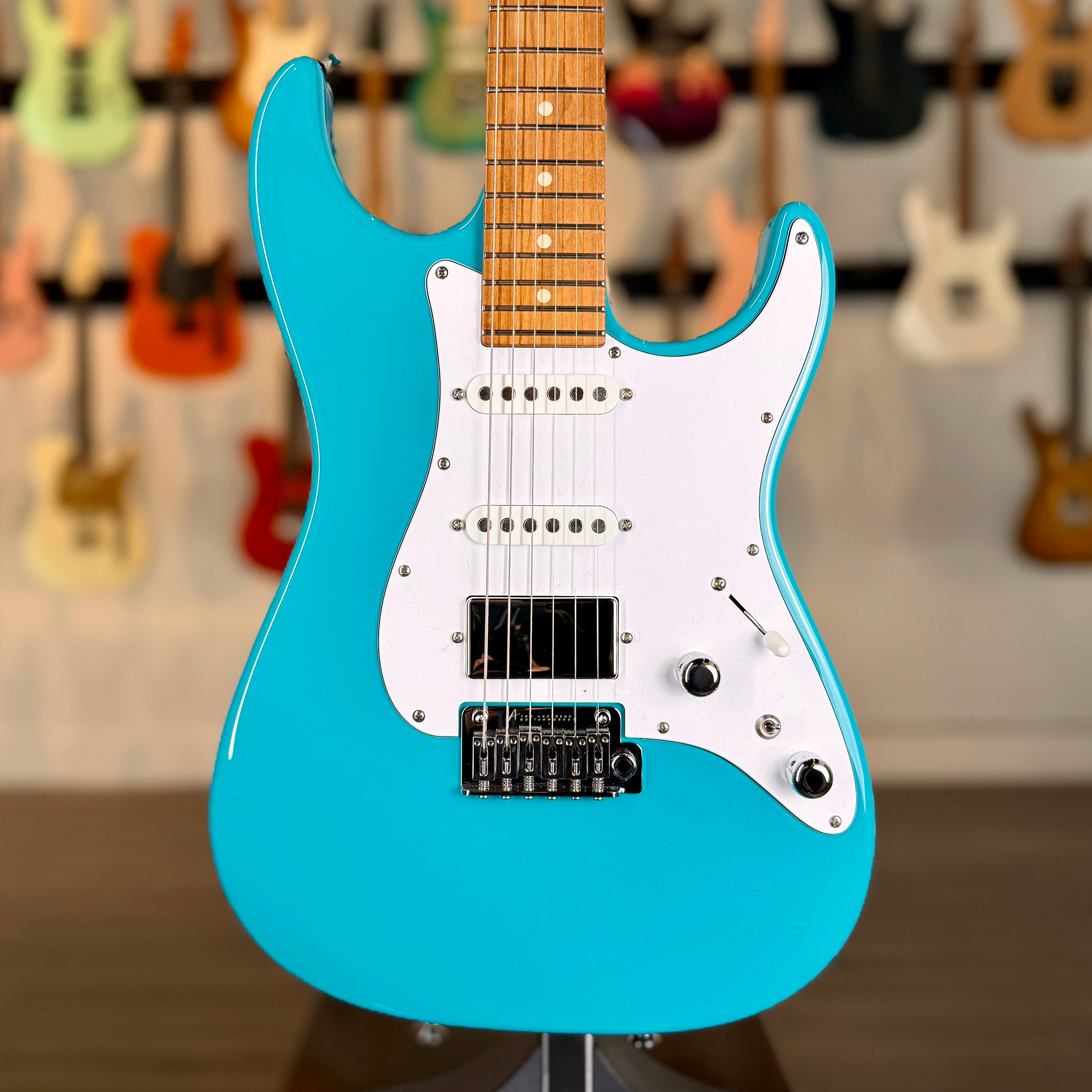 Tom Anderson The Classic | Taos Turquoise – The Vibrato Bar