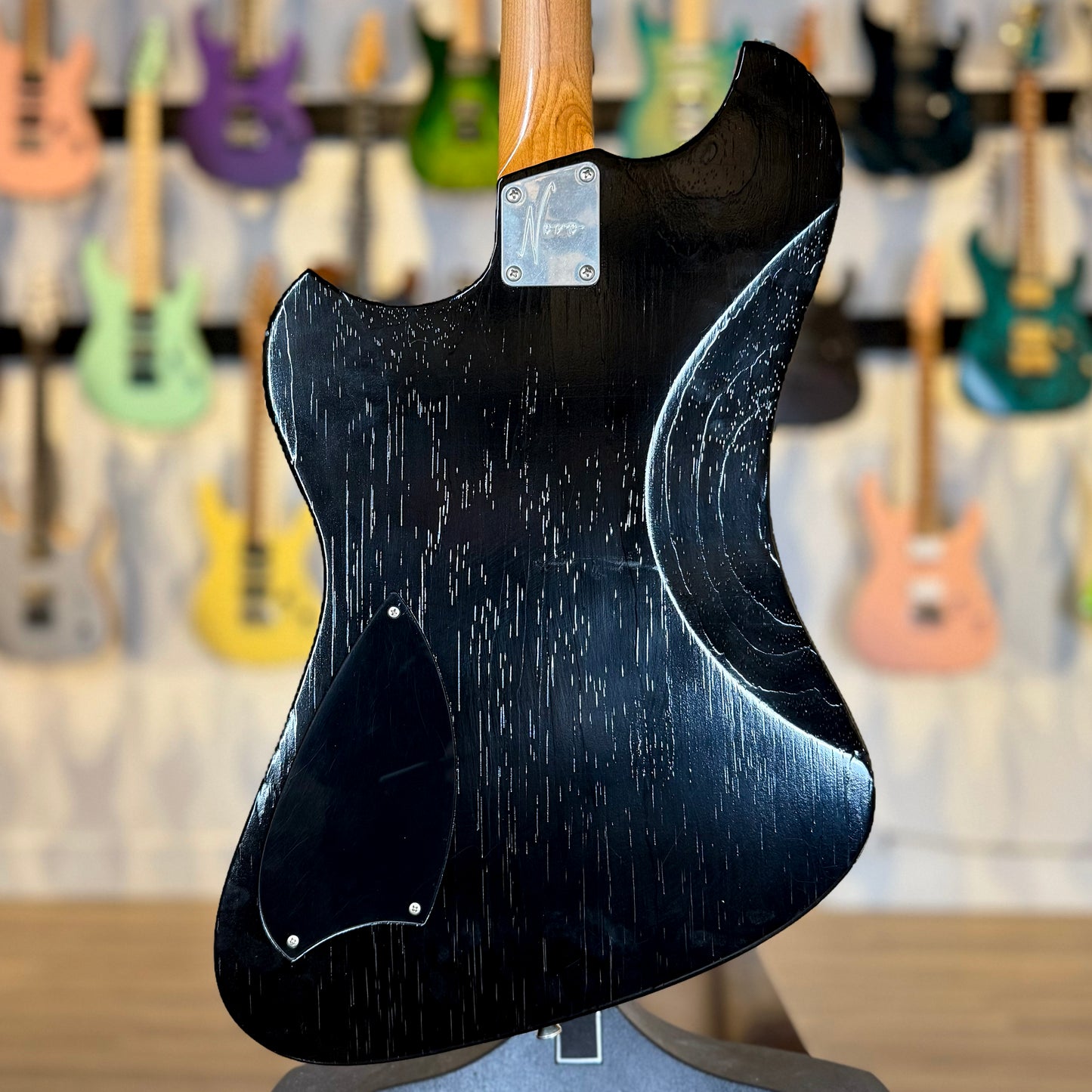 Novo Guitars Voltur Custom | Bull Black