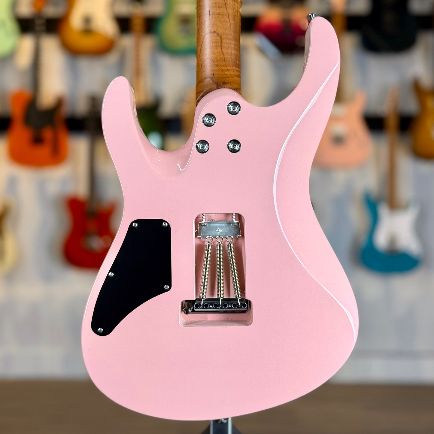 Suhr Modern Antique Limited Edition | Shell Pink