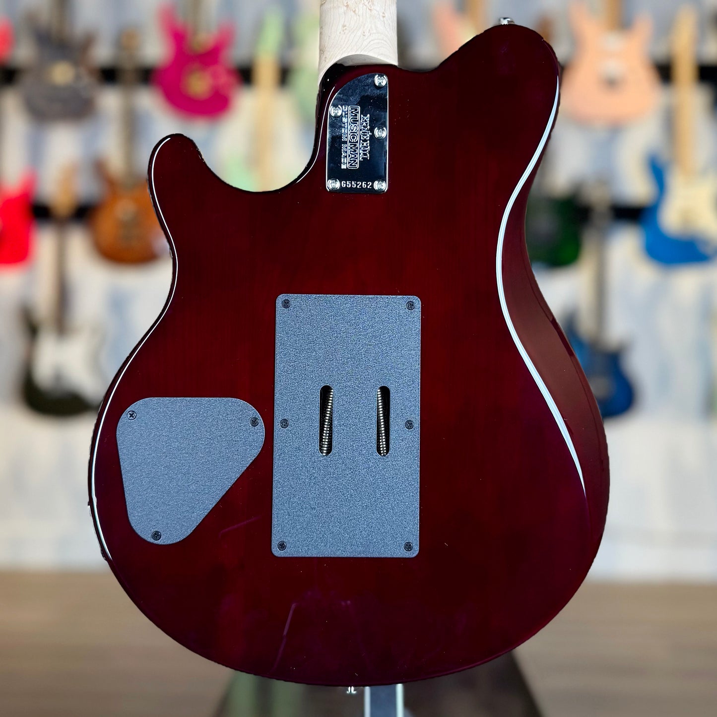 Ernie Ball Music Man Axis Custom | Translucent Gold Quilt (One-Piece Top)