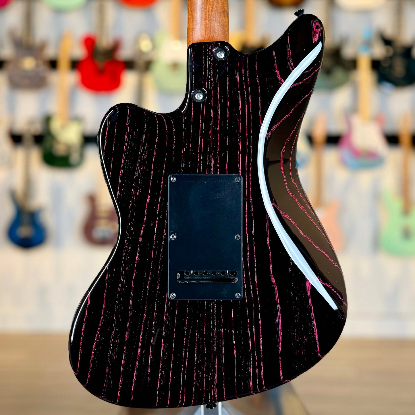 Tom Anderson Raven Classic | Black with Magenta Dog Hair