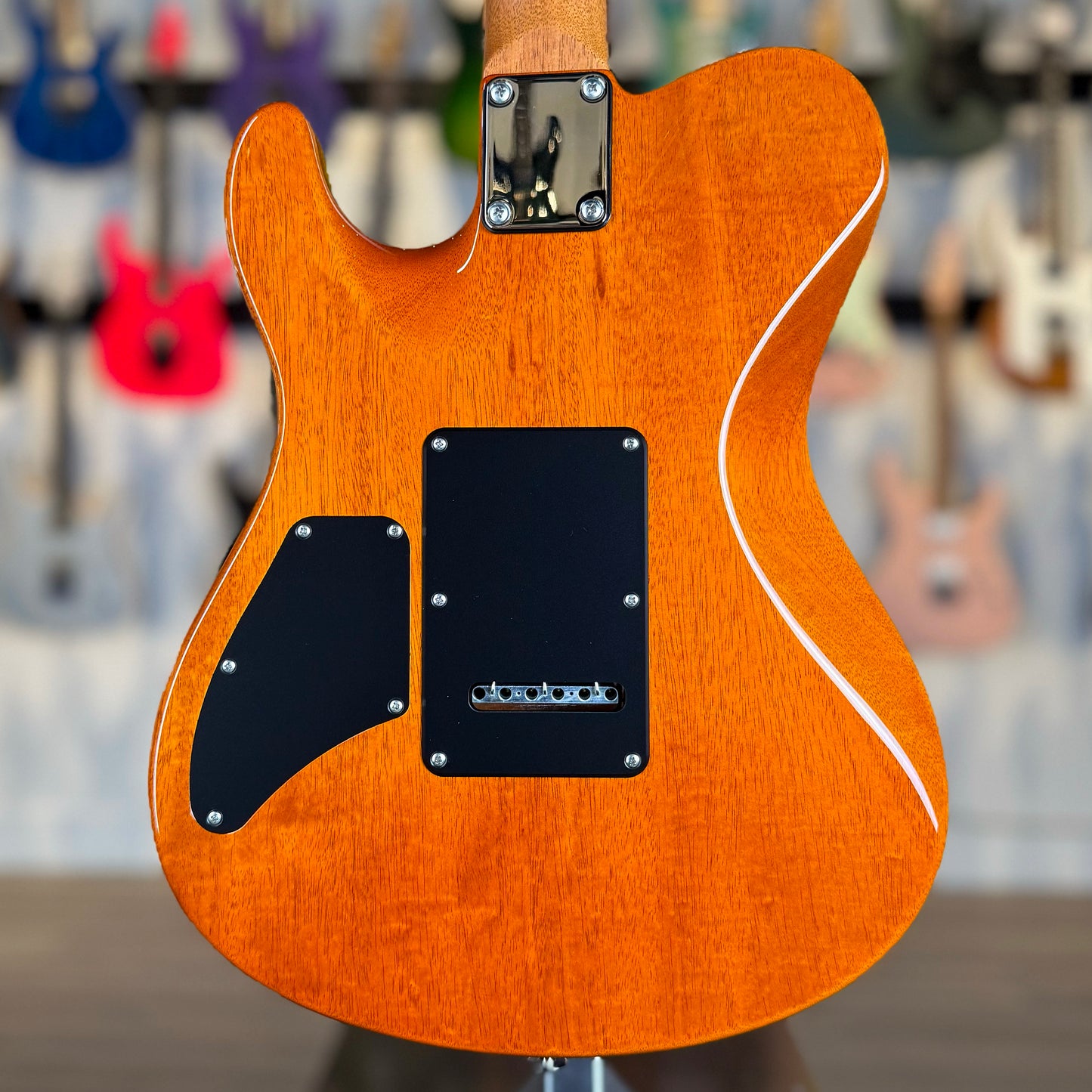 Suhr Oso Short-Scale | Custom Orange Stain