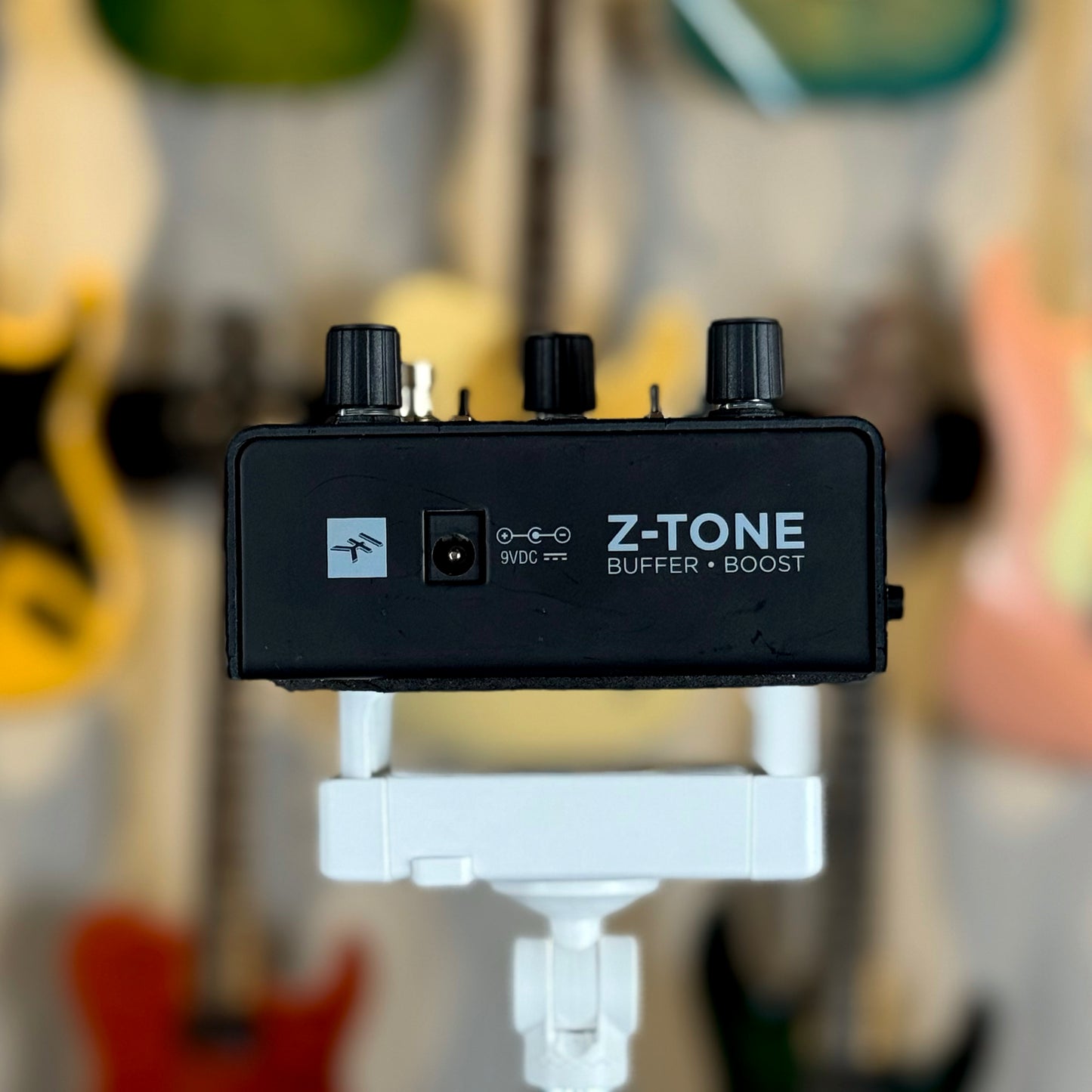IK Multimedia Z-Tone Buffer Boost Direct Injection Preamp Pedal