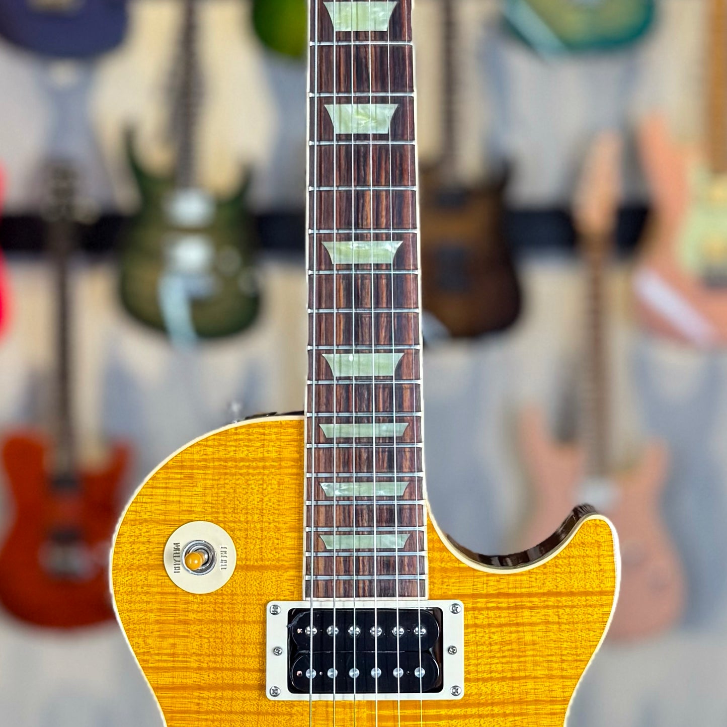 Gibson Les Paul Classic Premium Plus (Good Wood Era) | Lemon
