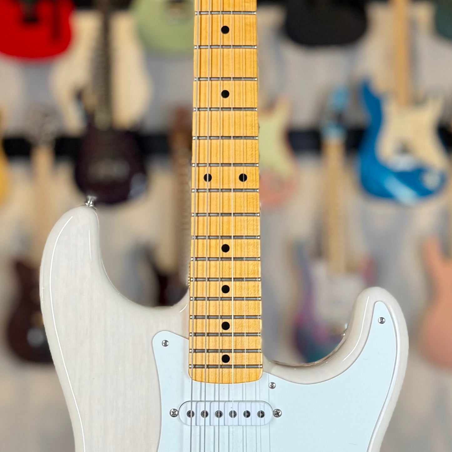 Fender Custom Shop Vintage Custom ’55 Hardtail Stratocaster | Aged White Blonde
