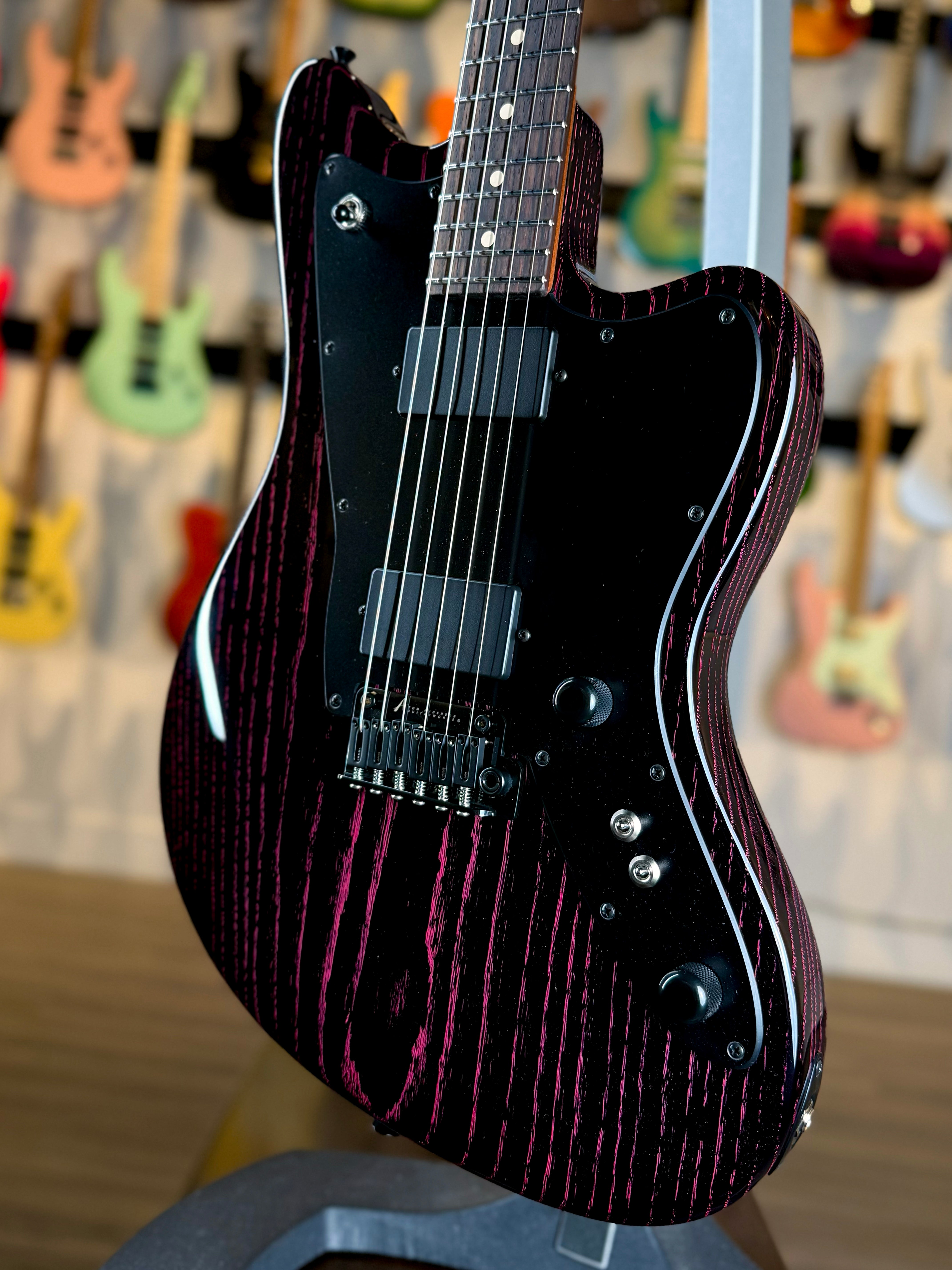 Tom Anderson Raven Classic | Black with Magenta Dog Hair – The