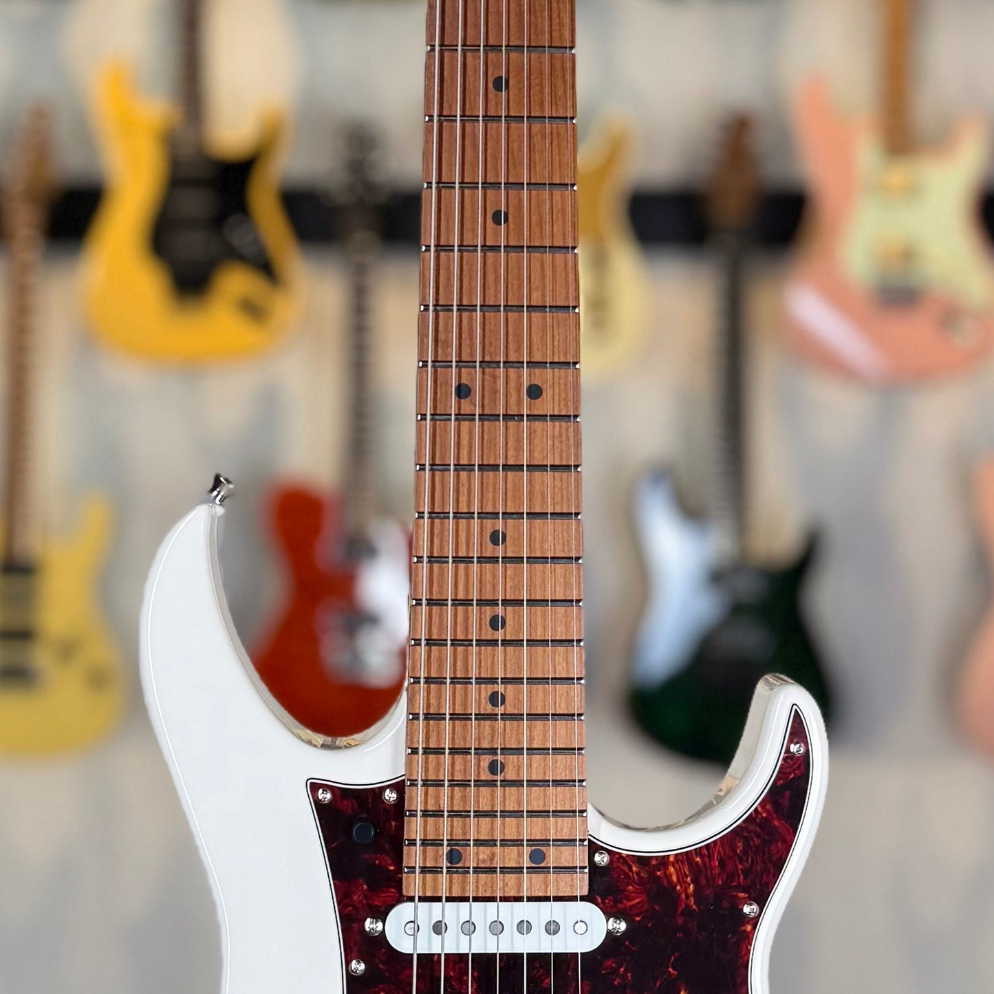 Vola Guitars OZ 7 QGM J1 | Vintage White Gloss