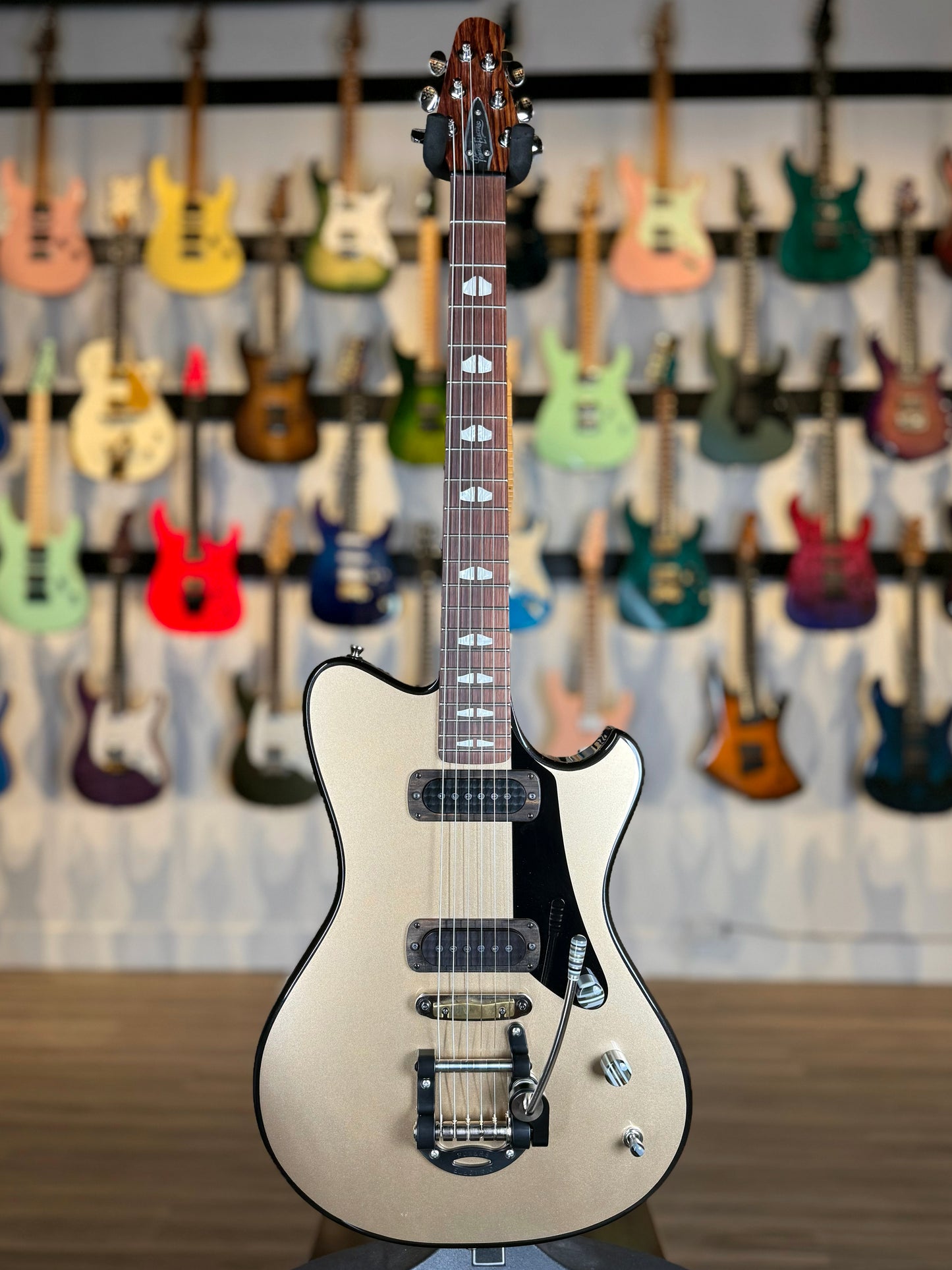 Powers Electric A-Type | Casablanca Beige Metallic/Black Metallic Back
