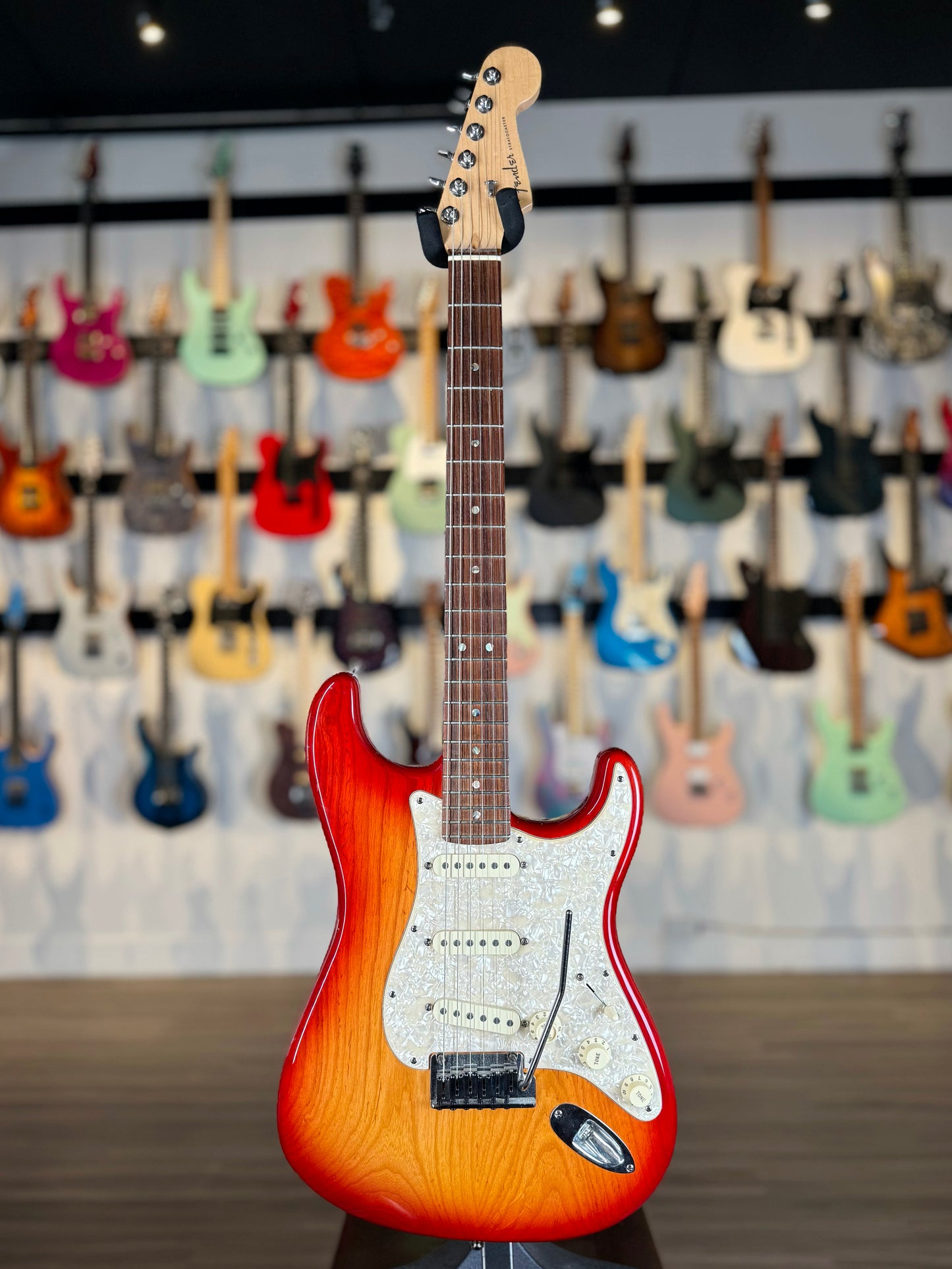 Fender American Deluxe Stratocaster | Aged Cherry Sunburst