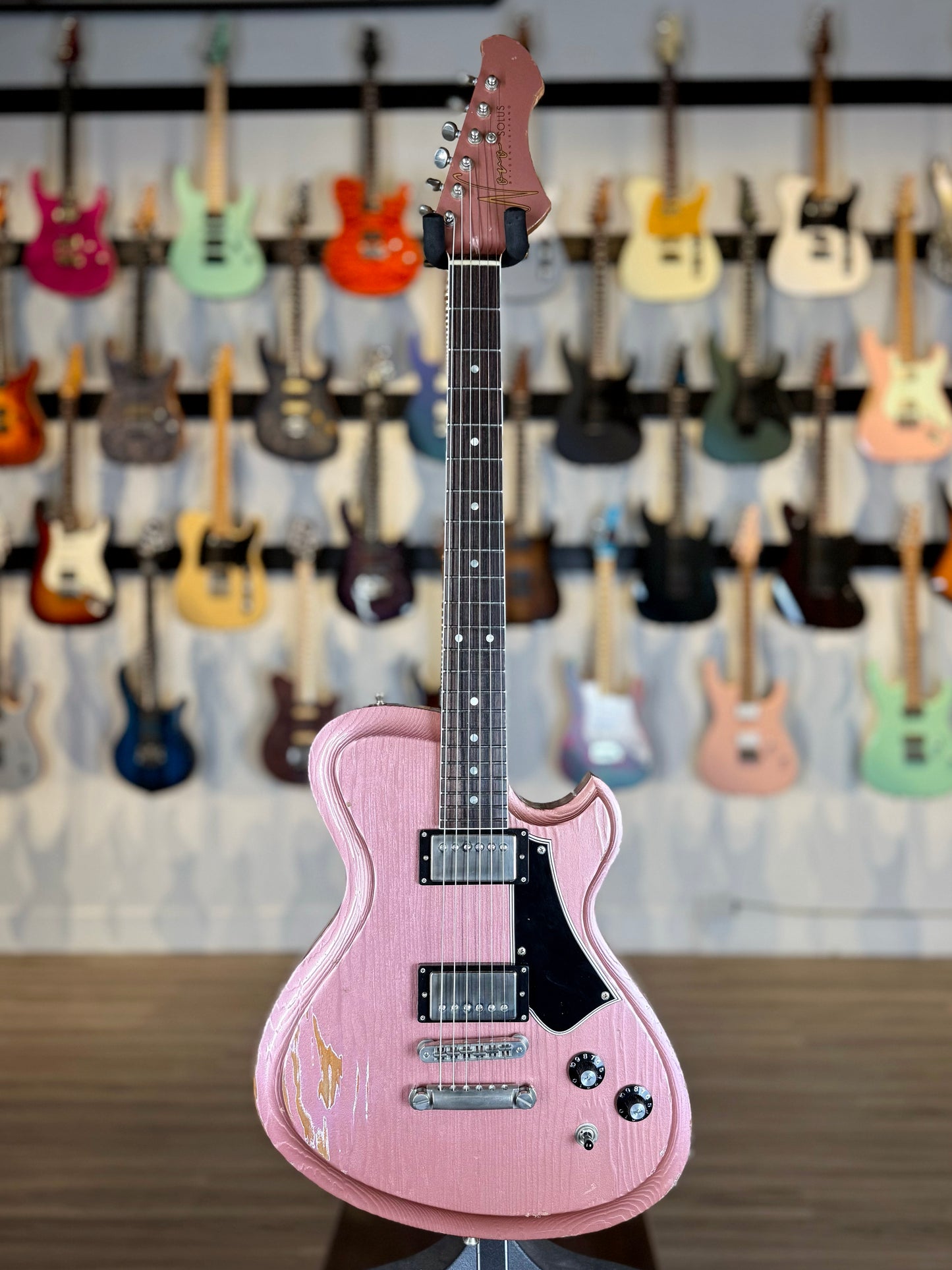 Novo Guitars Solus H2 Custom | Burgundy Mist